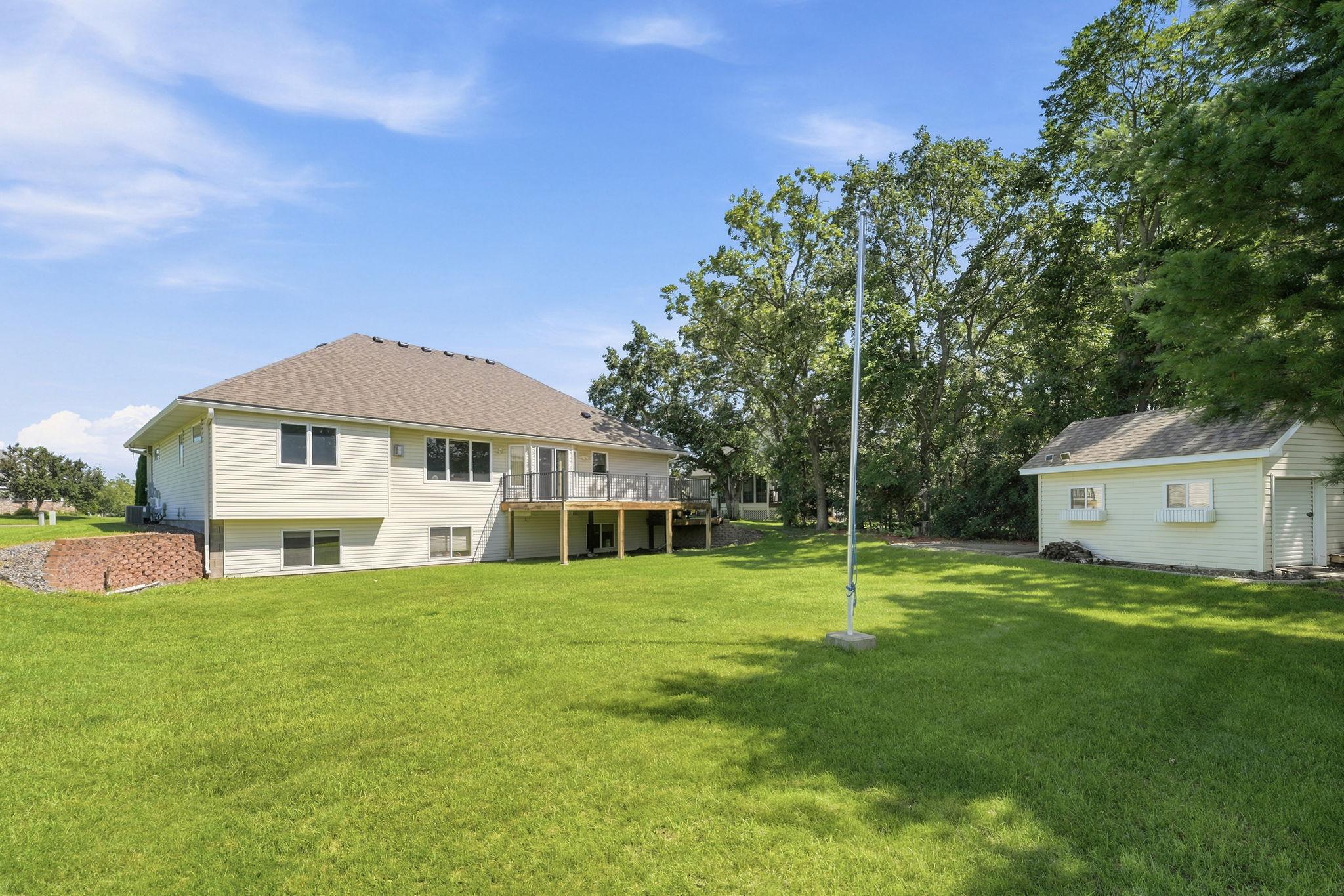 main property photo 41