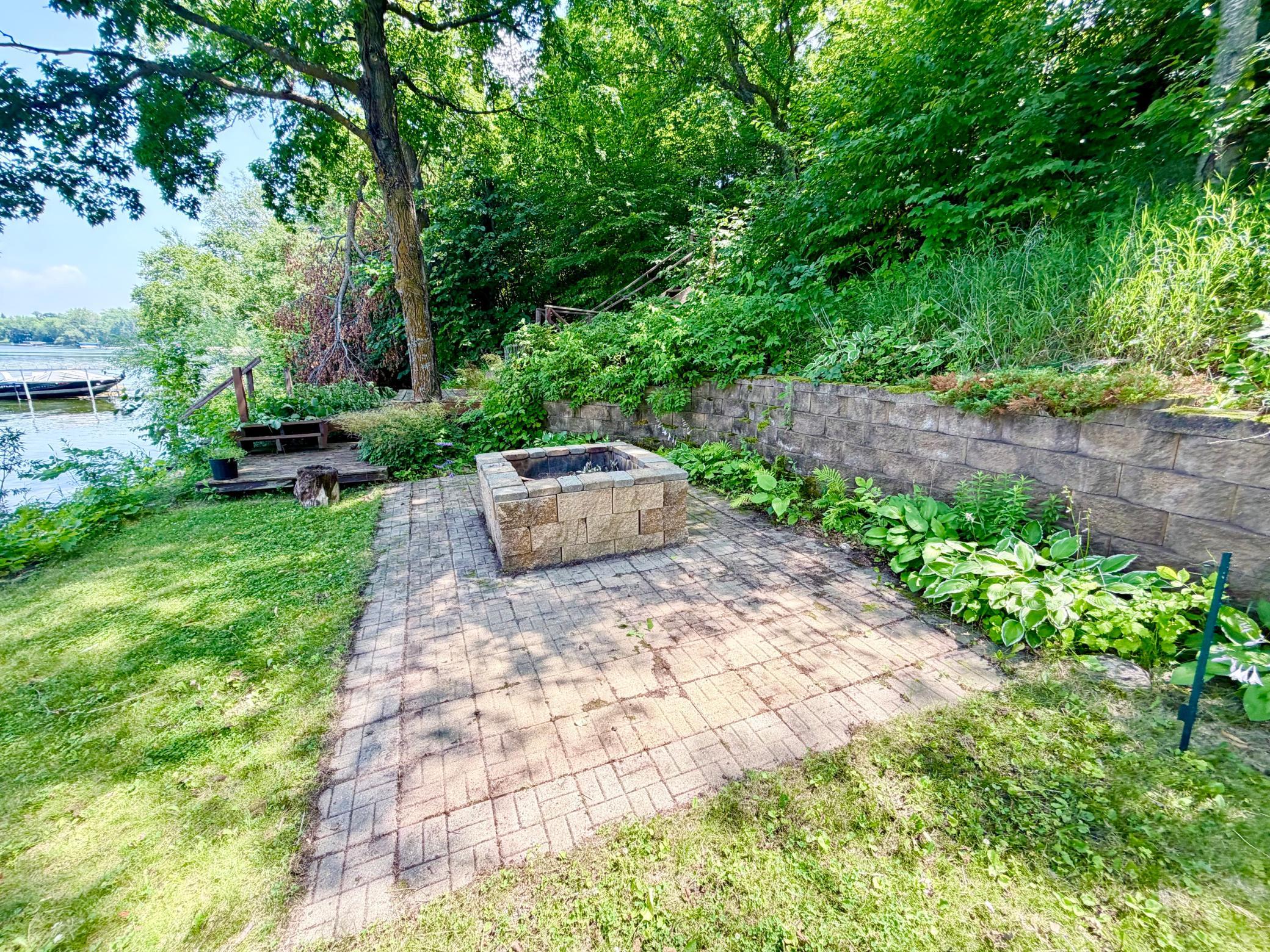 main property photo 10