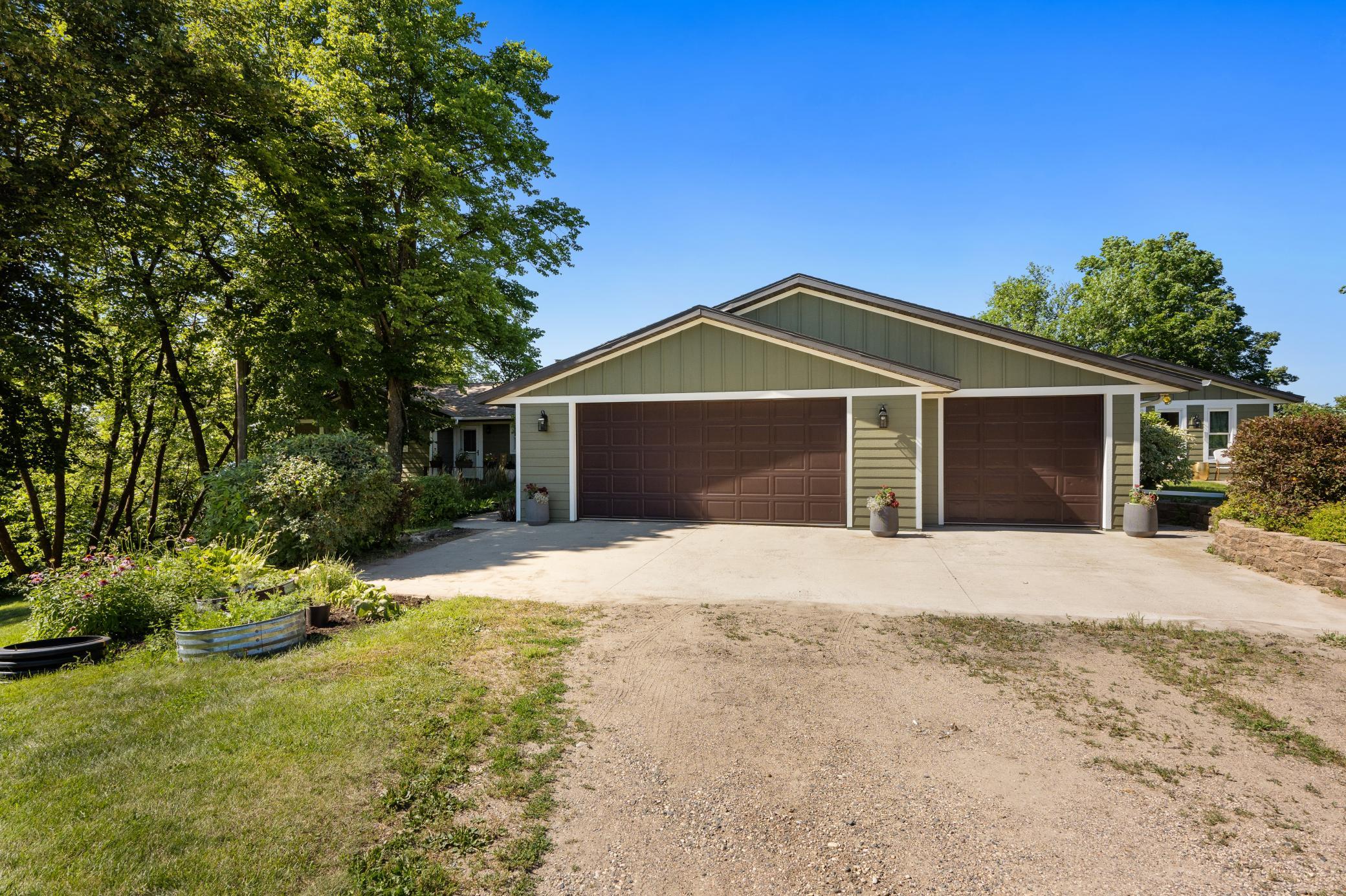 main property photo 74