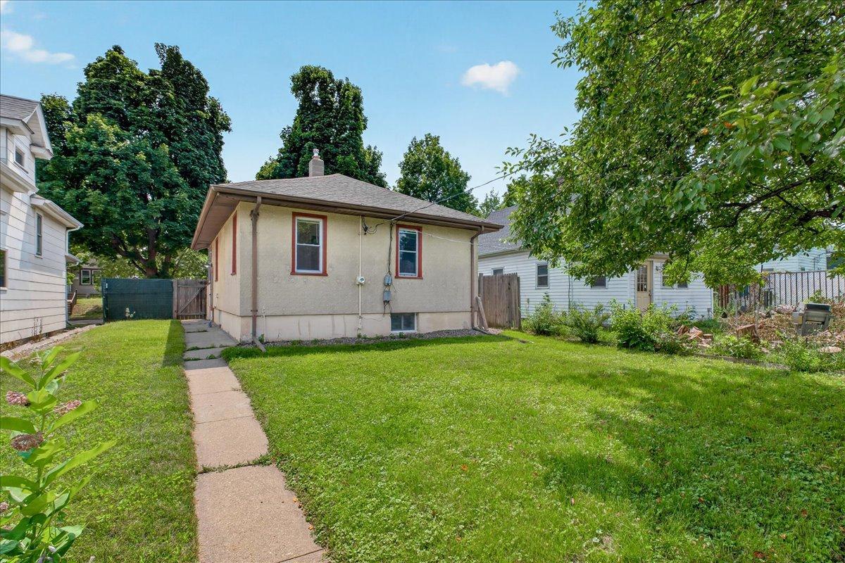 main property photo 19