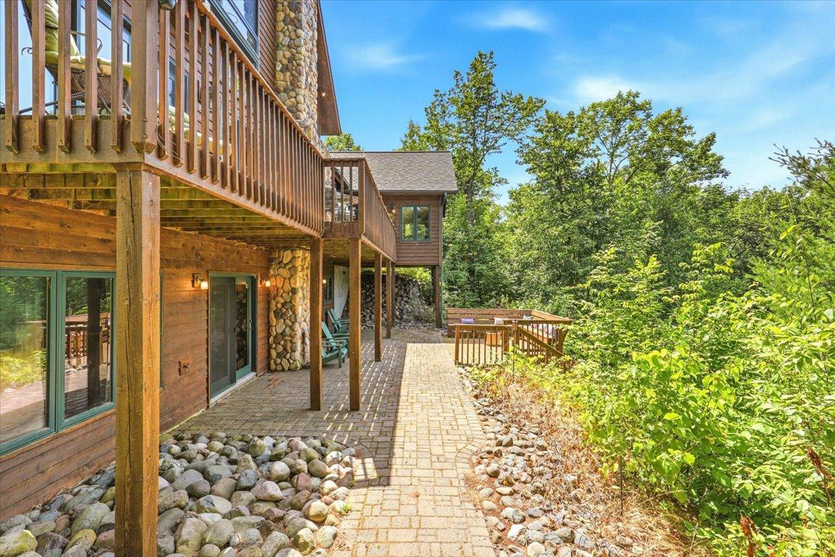 main property photo 50