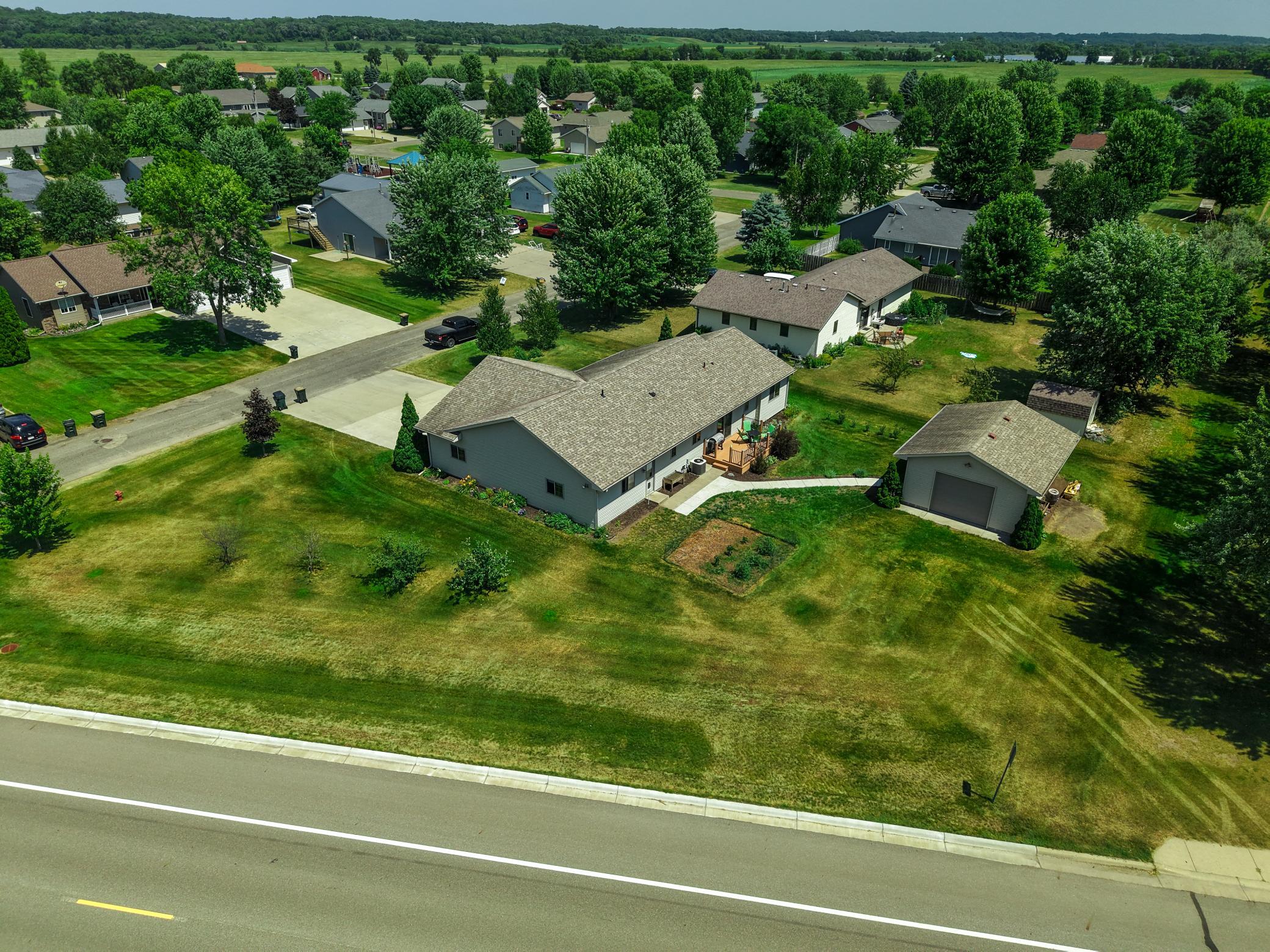 main property photo 40
