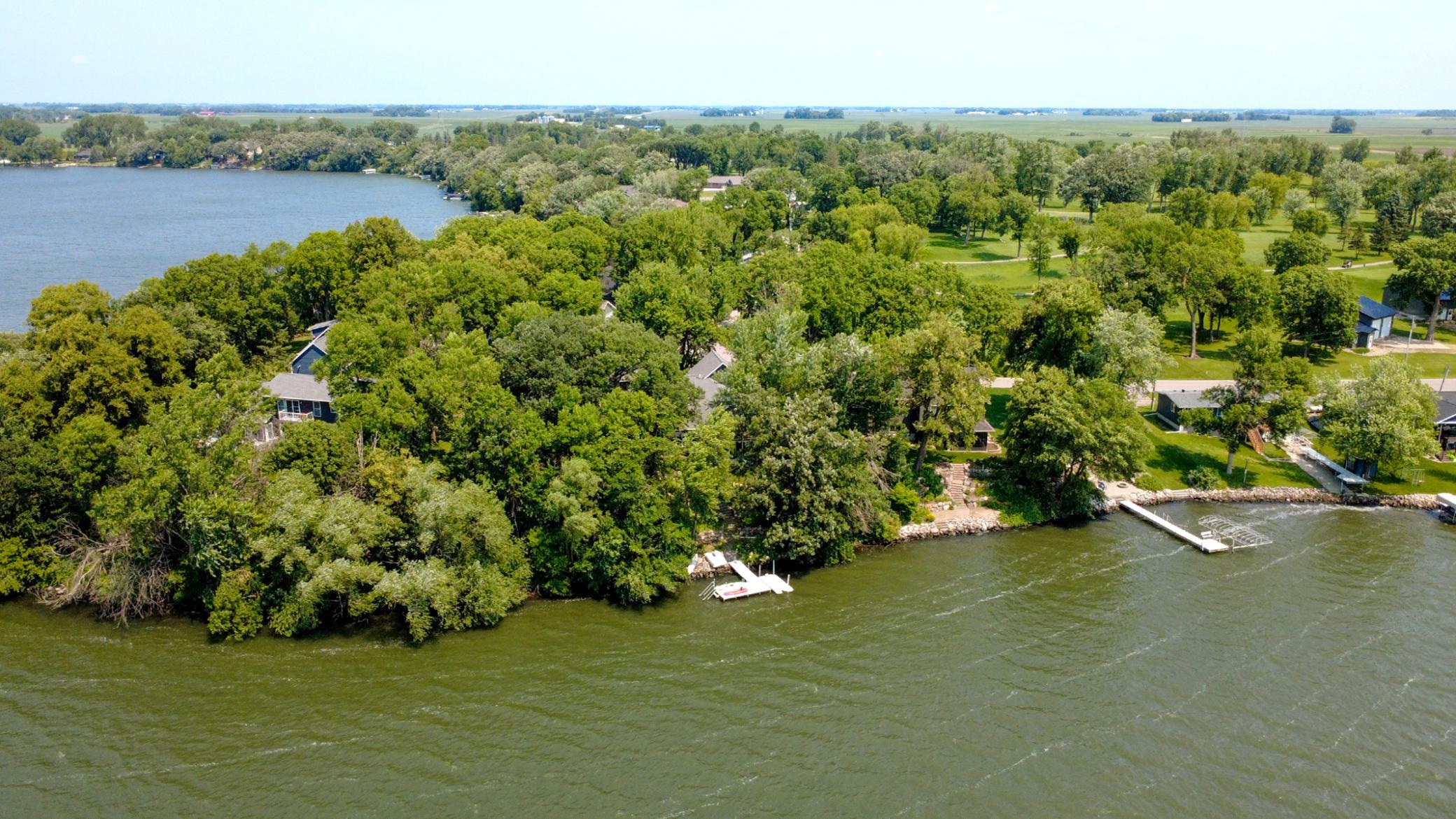 main property photo 30