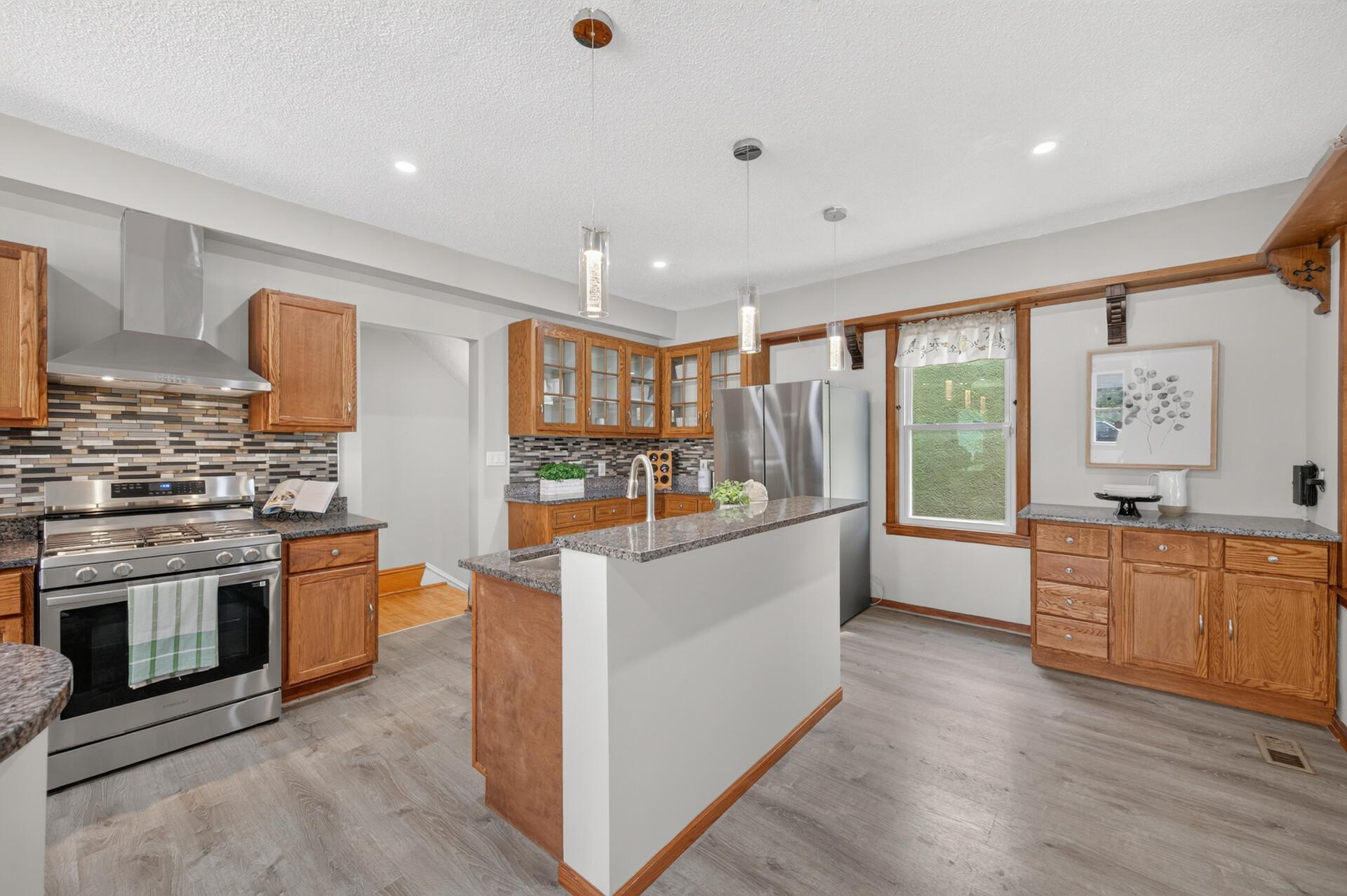 main property photo 16