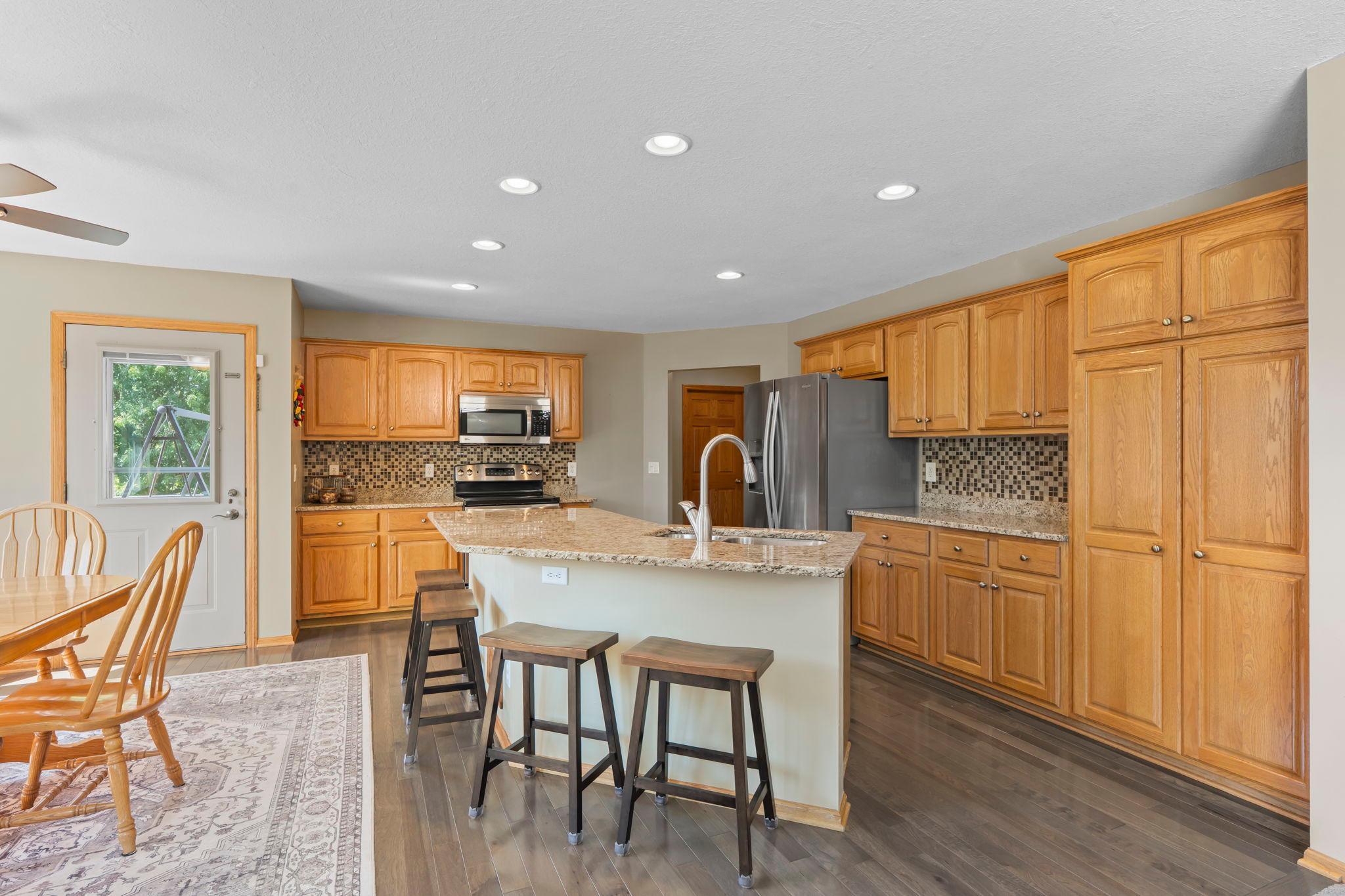 main property photo 5