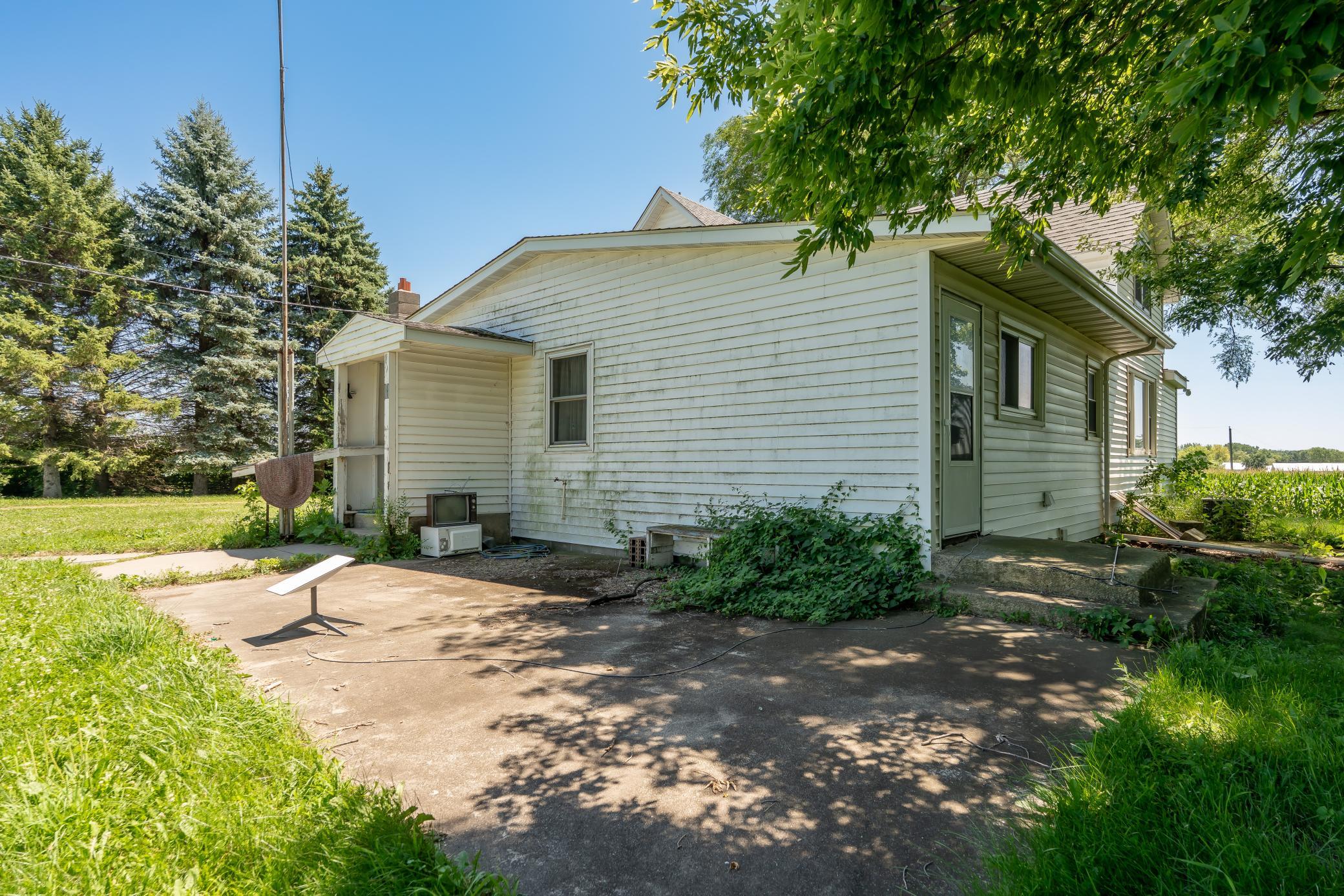 main property photo 50