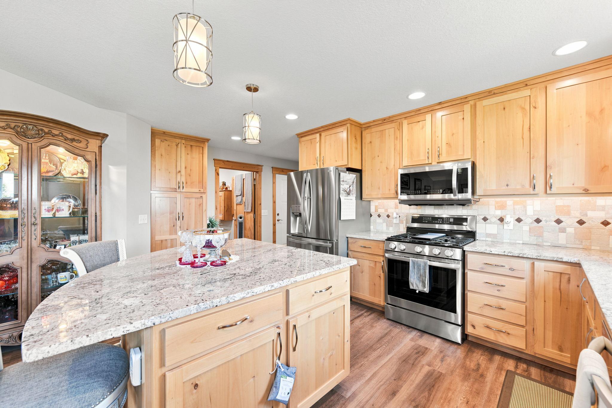 main property photo 13