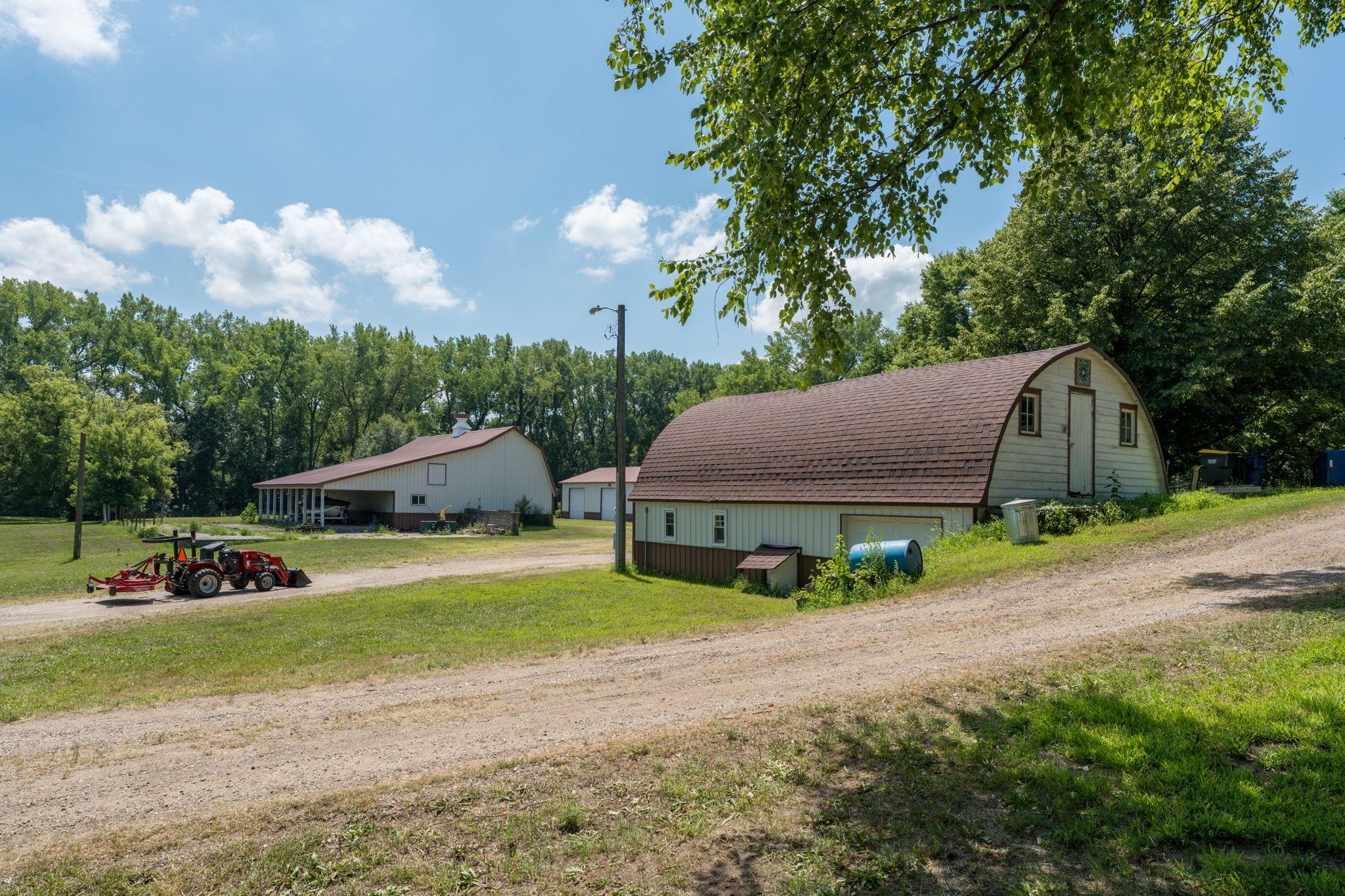 main property photo 40