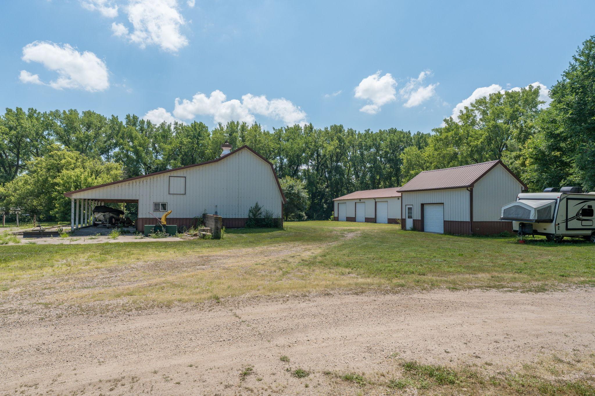 main property photo 41