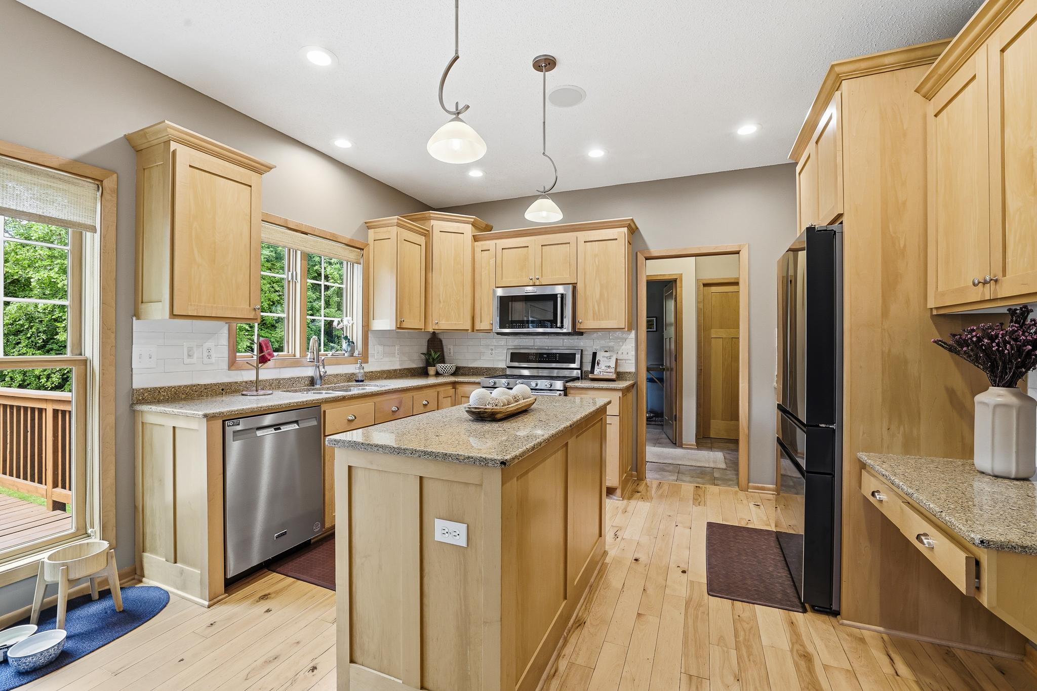 main property photo 16