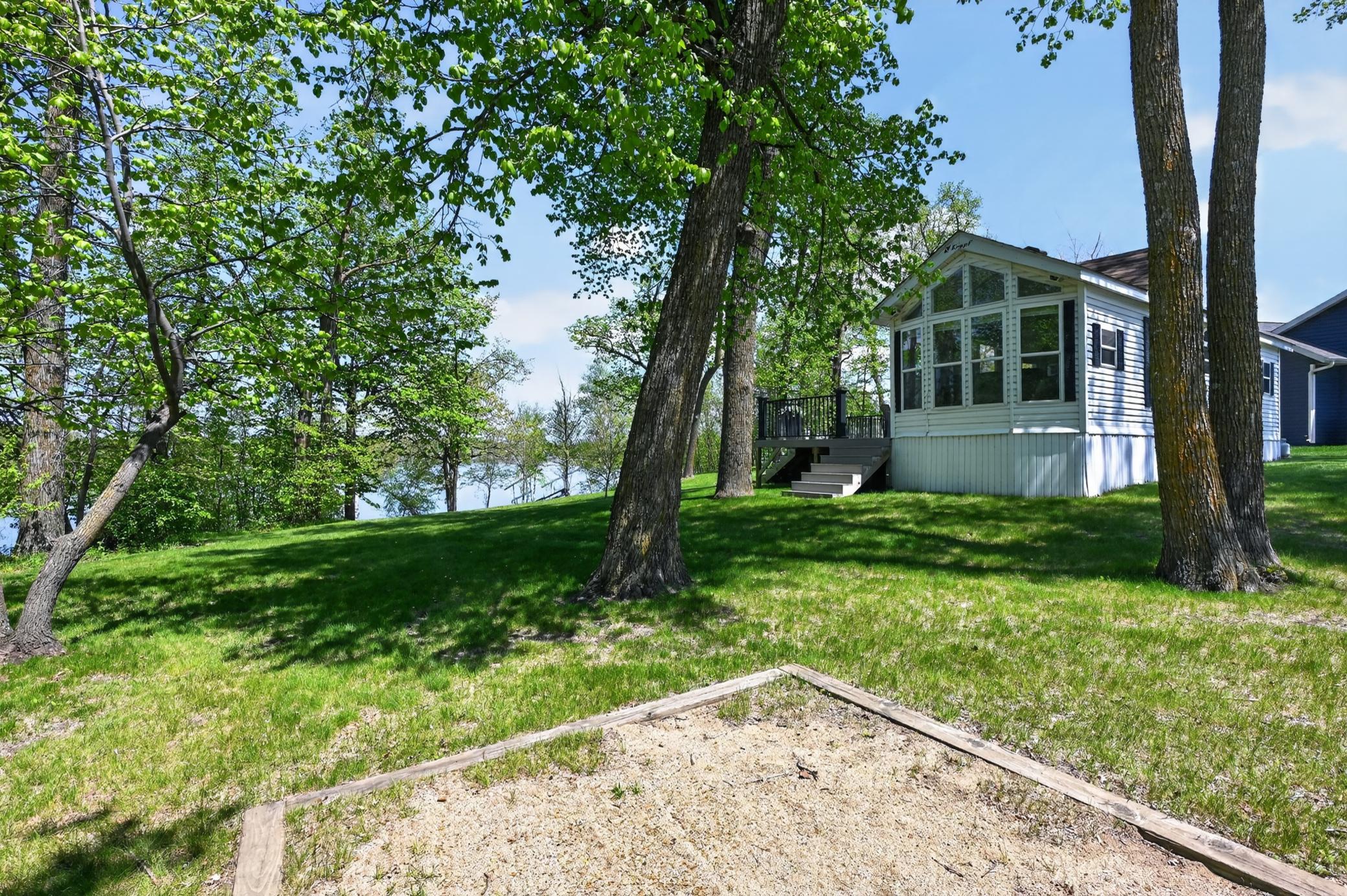 main property photo 40