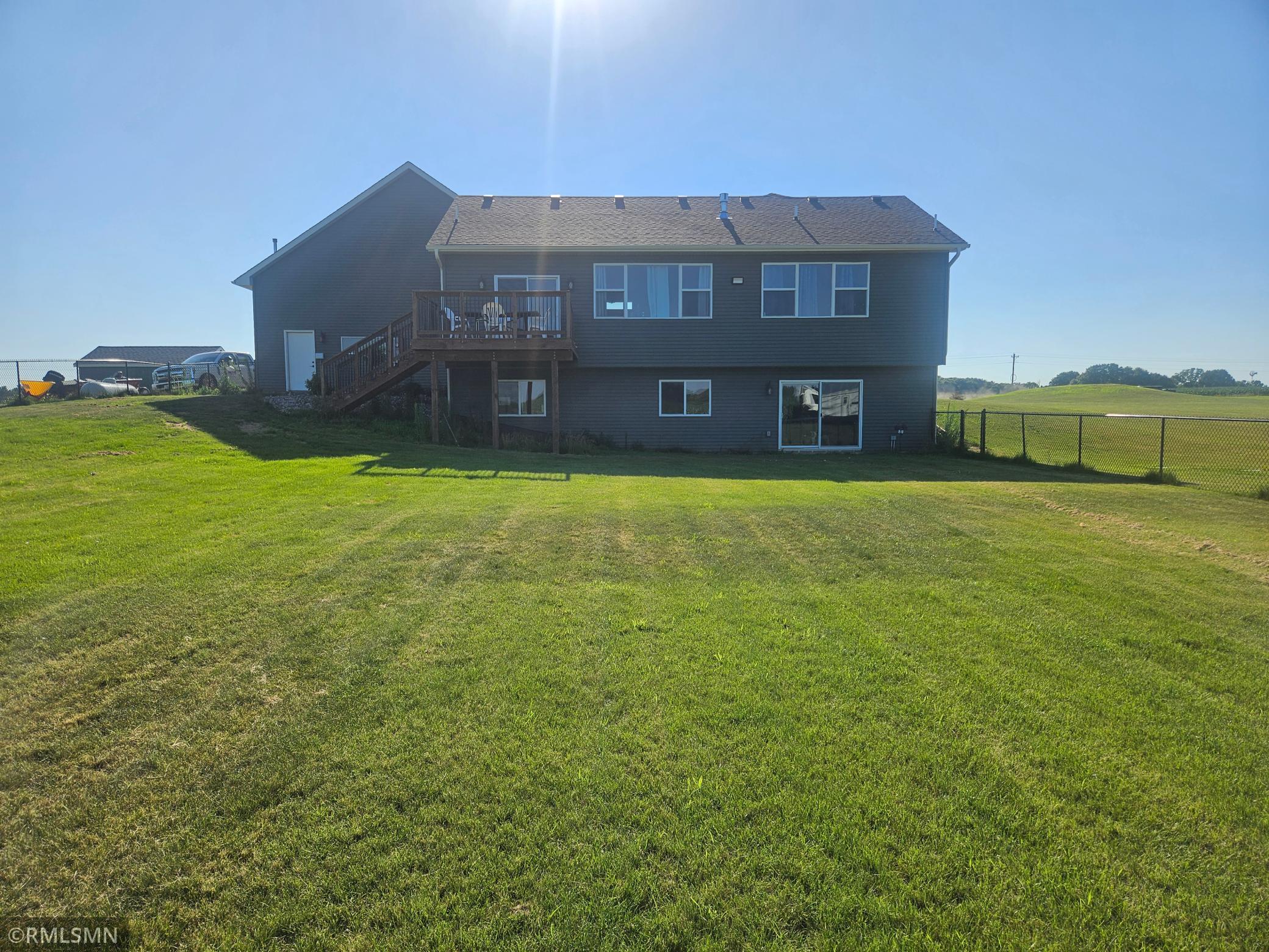 main property photo 19