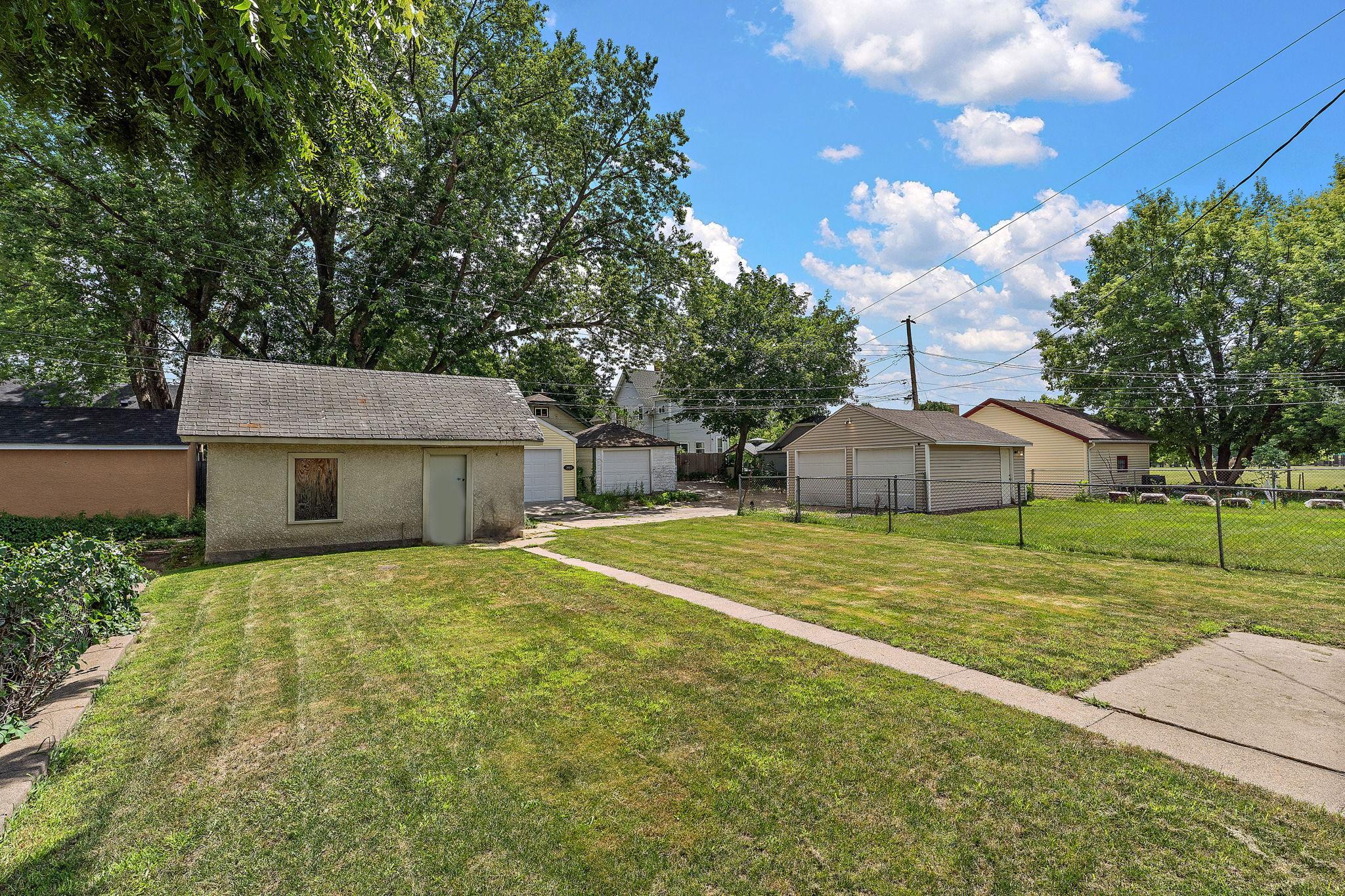 main property photo 16