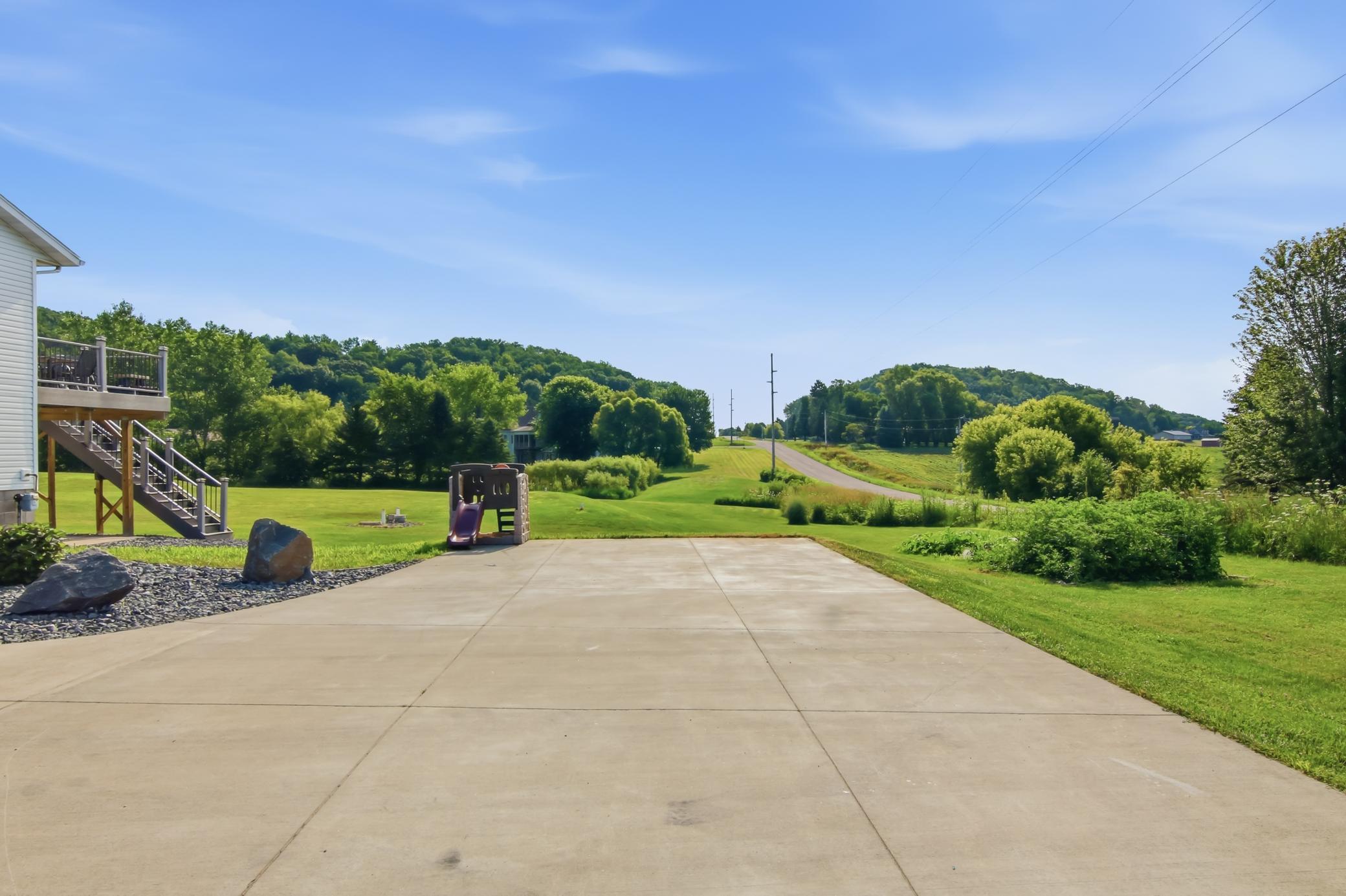 main property photo 28