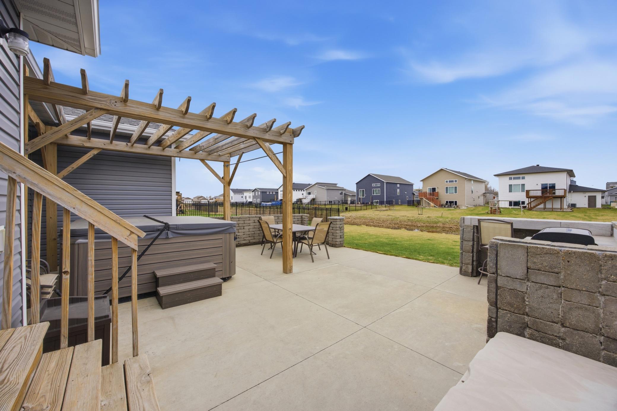 main property photo 31