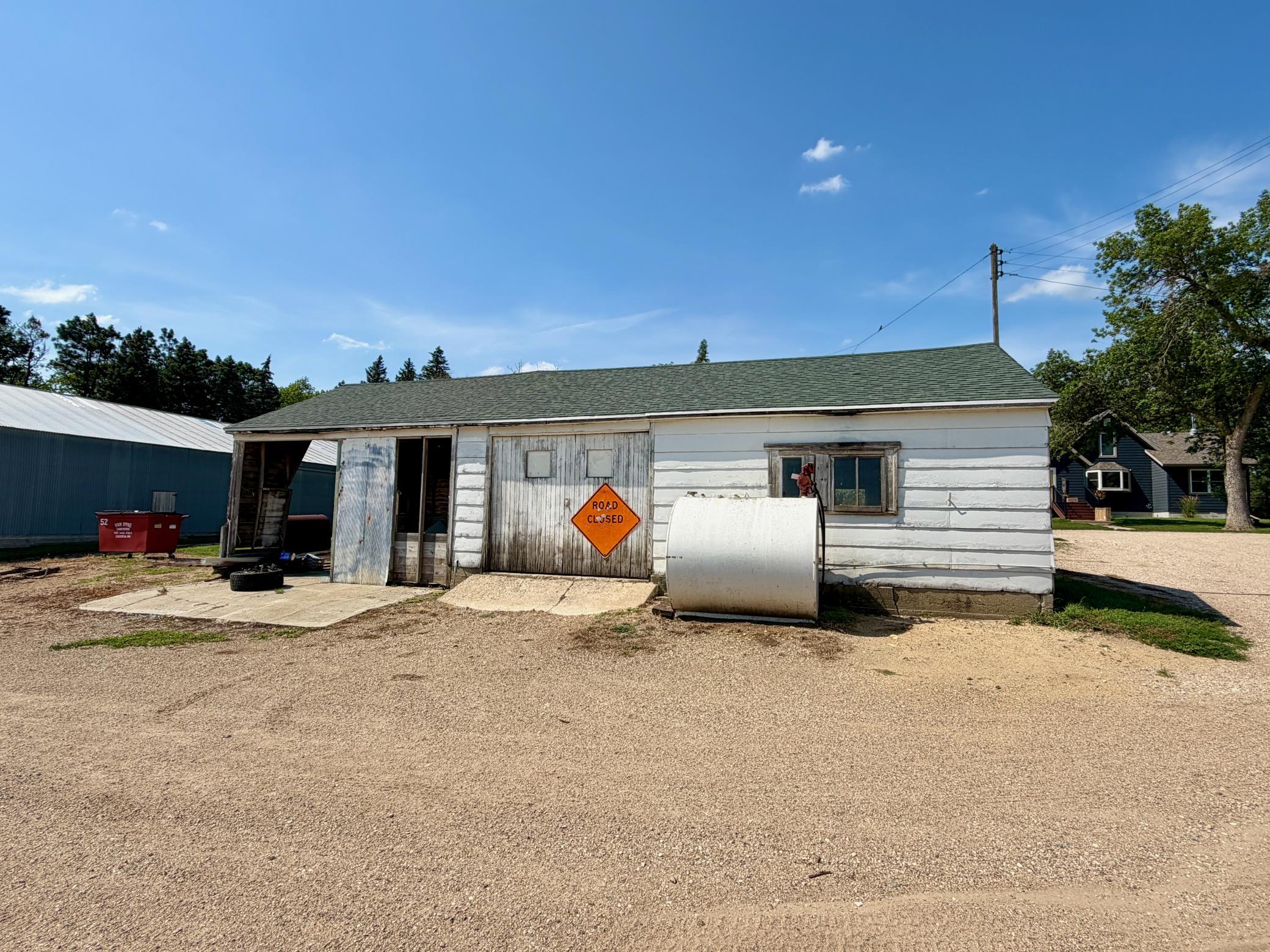 main property photo 50