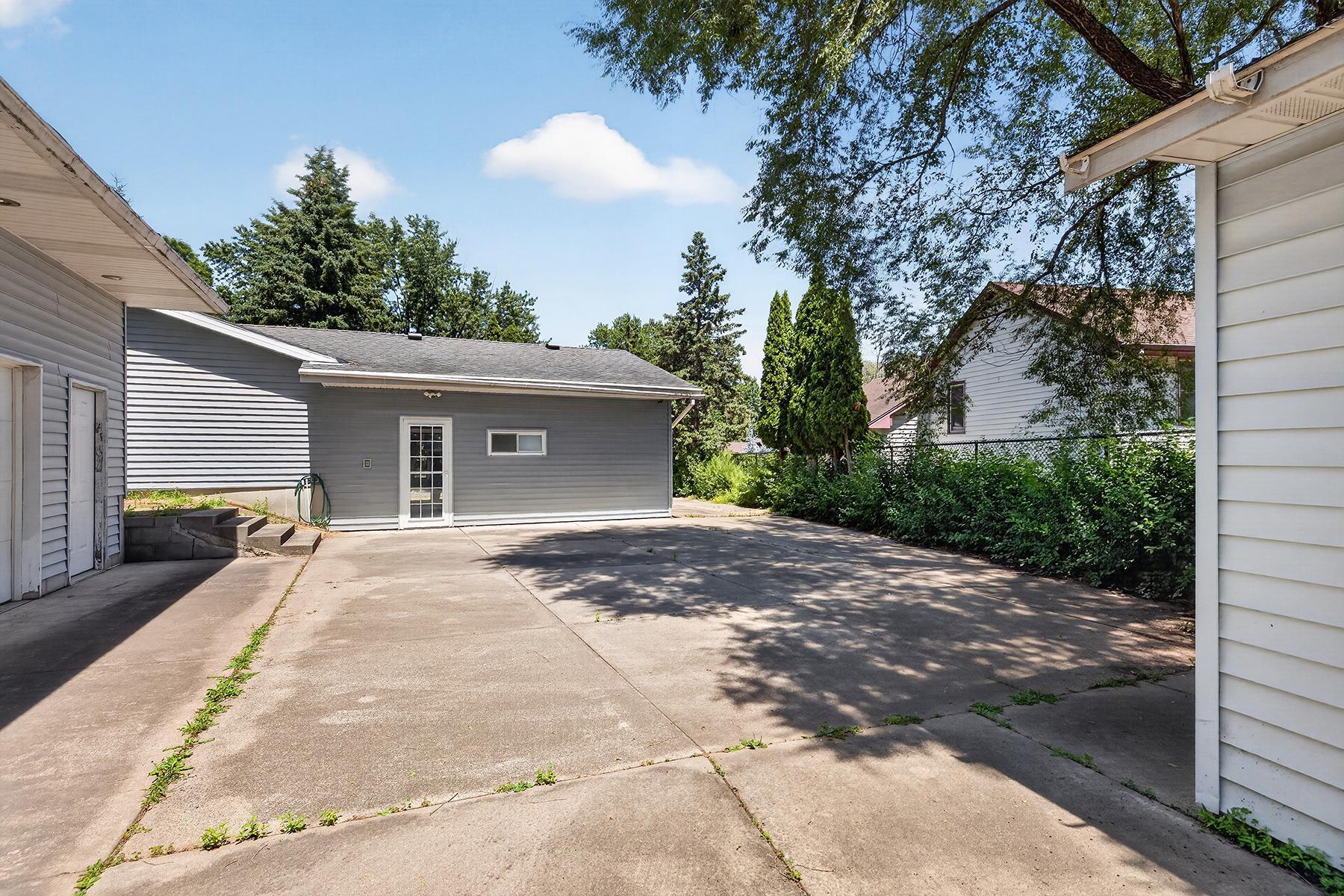 main property photo 26