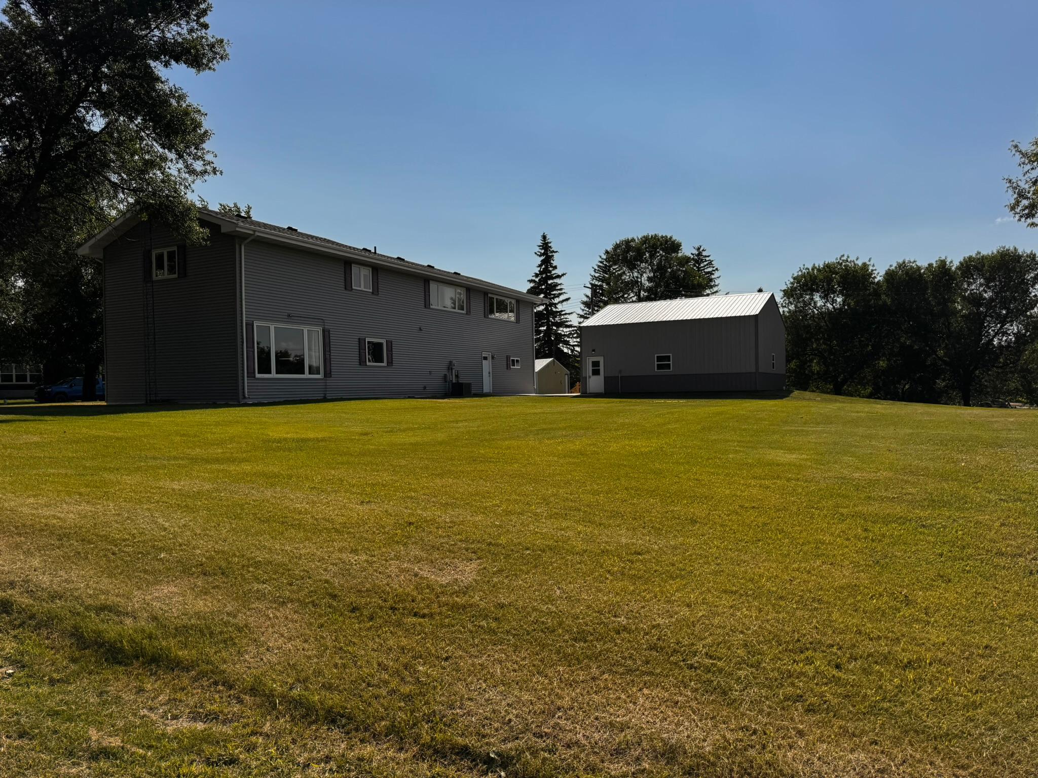 main property photo 36