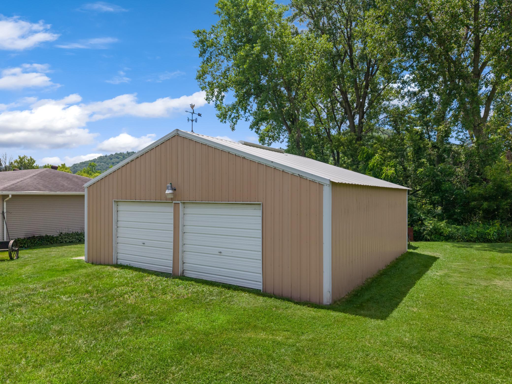 main property photo 25