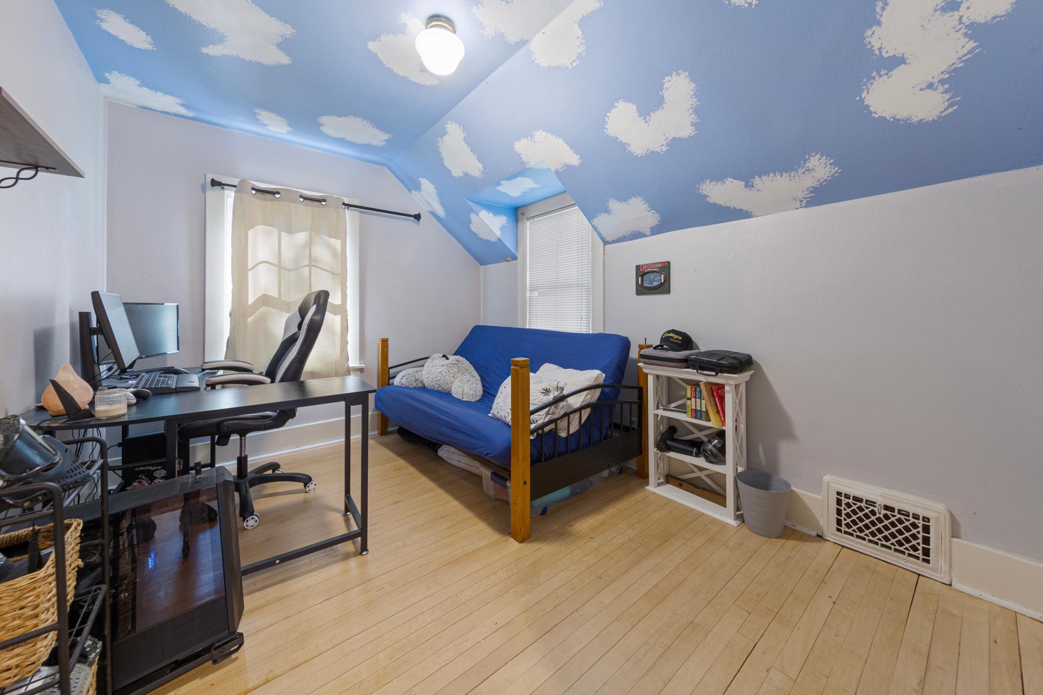 main property photo 32