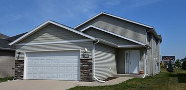 image of property with 4 Bed | 2 Bath | 2,562 Sqft