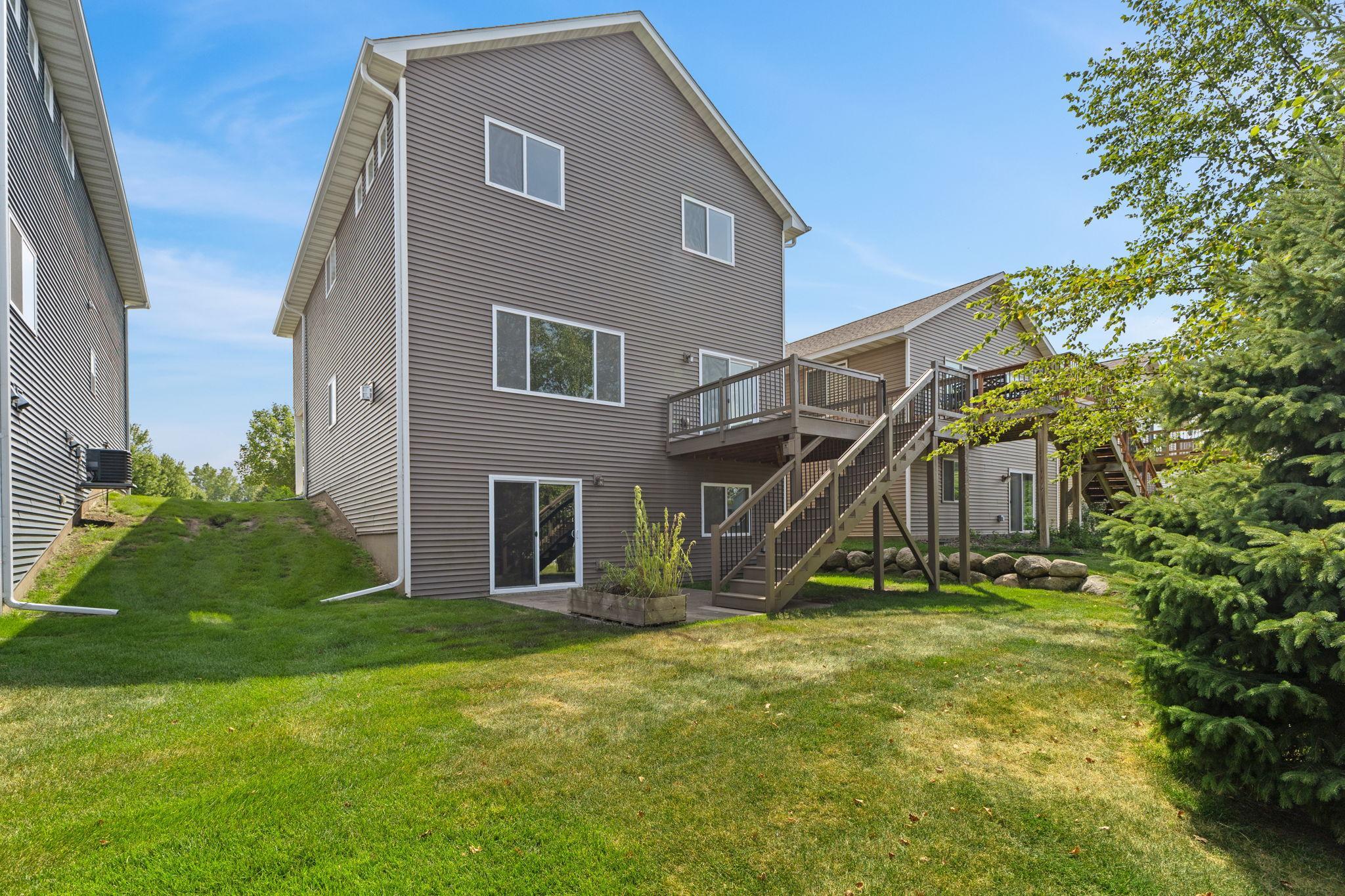 main property photo 30