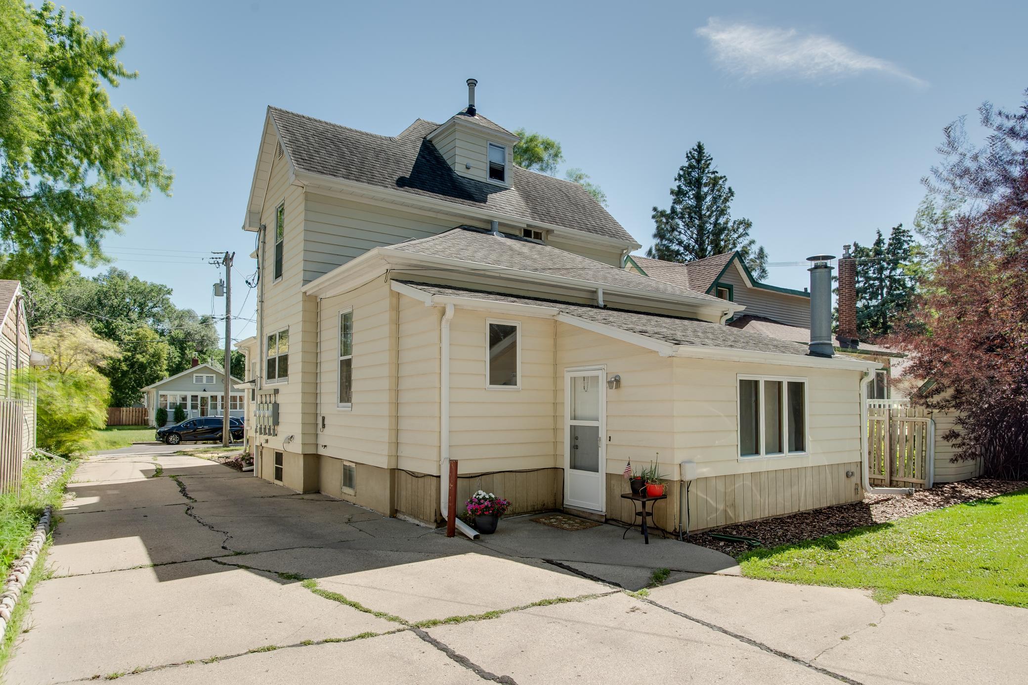 main property photo 39