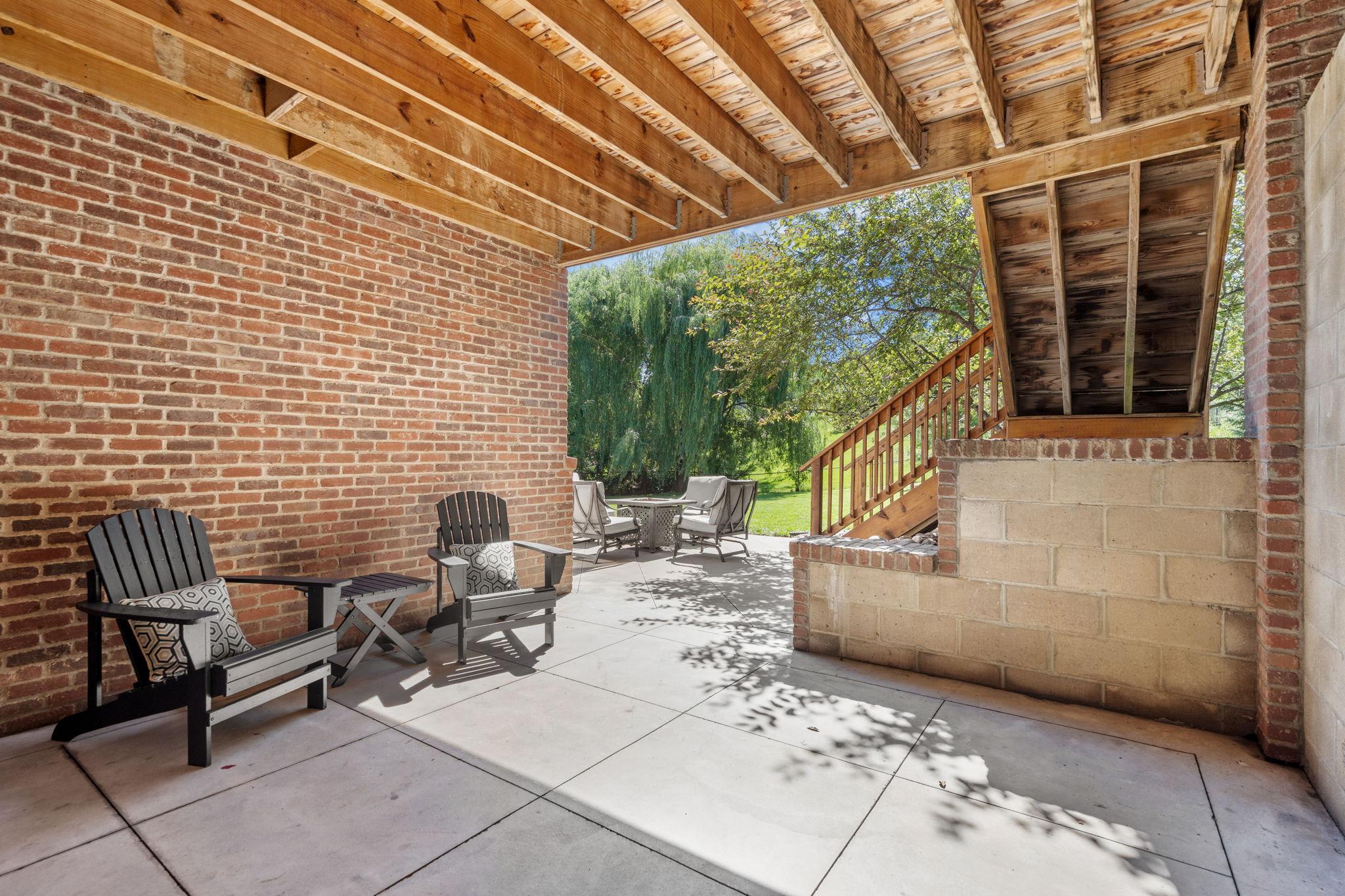main property photo 37