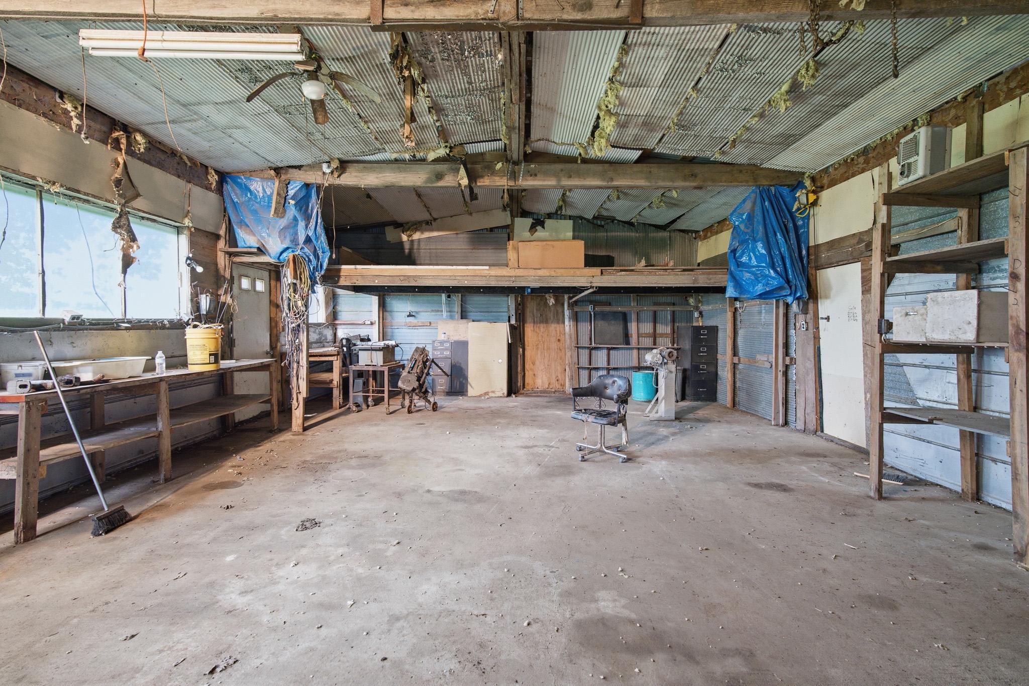 main property photo 28