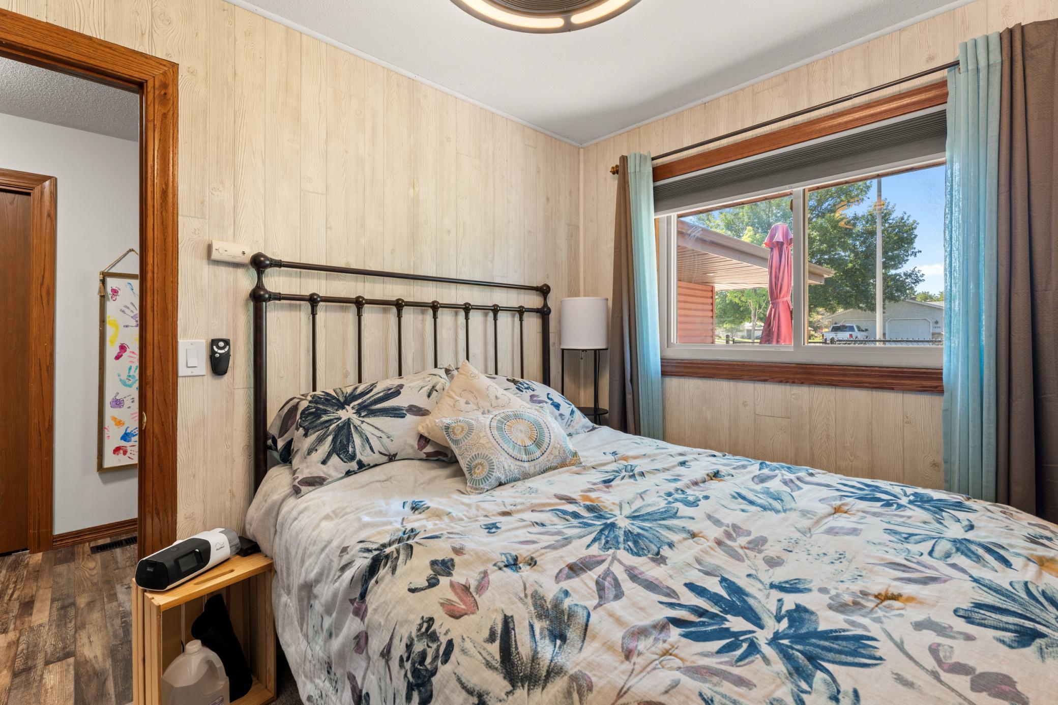 main property photo 28