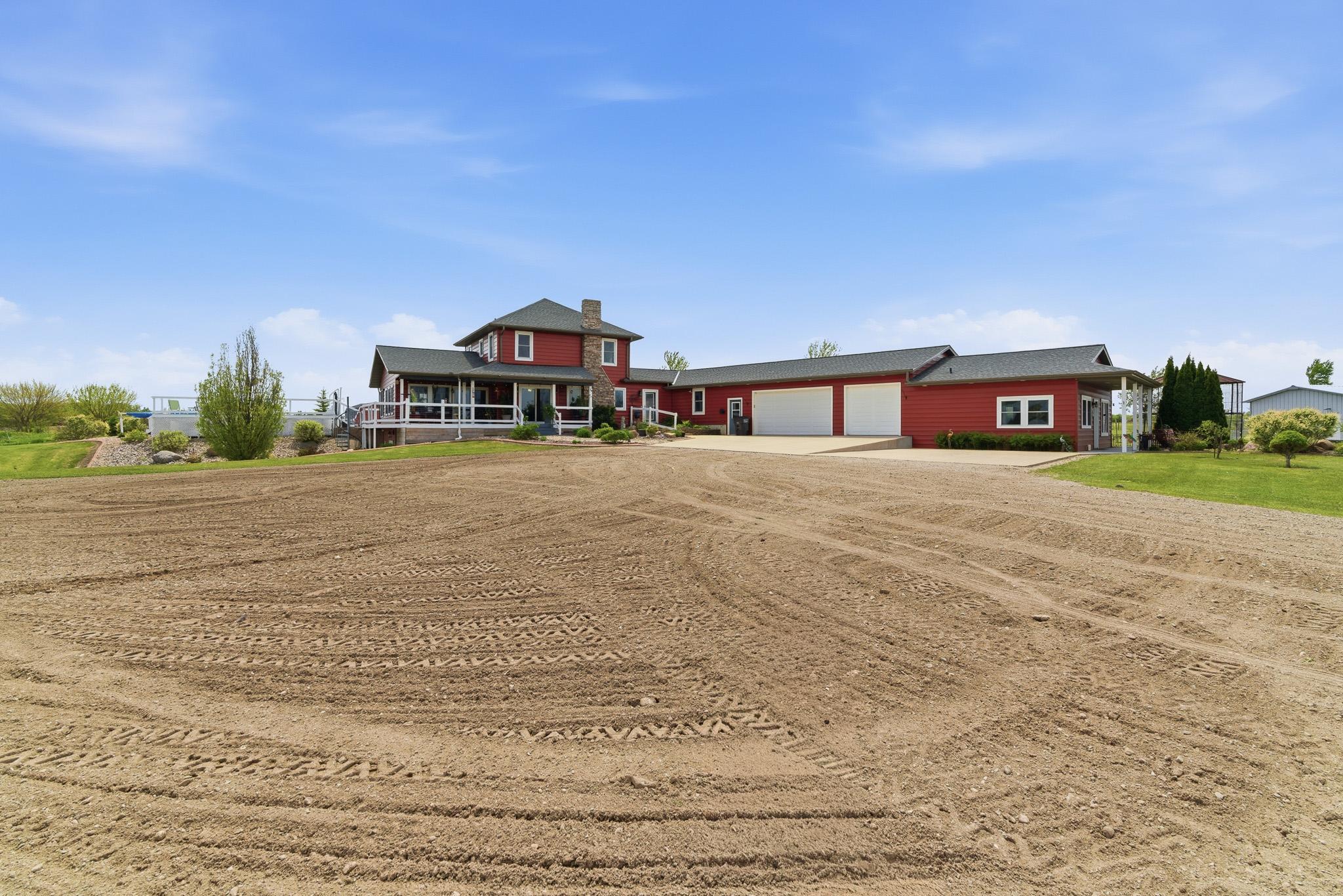 main property photo 17
