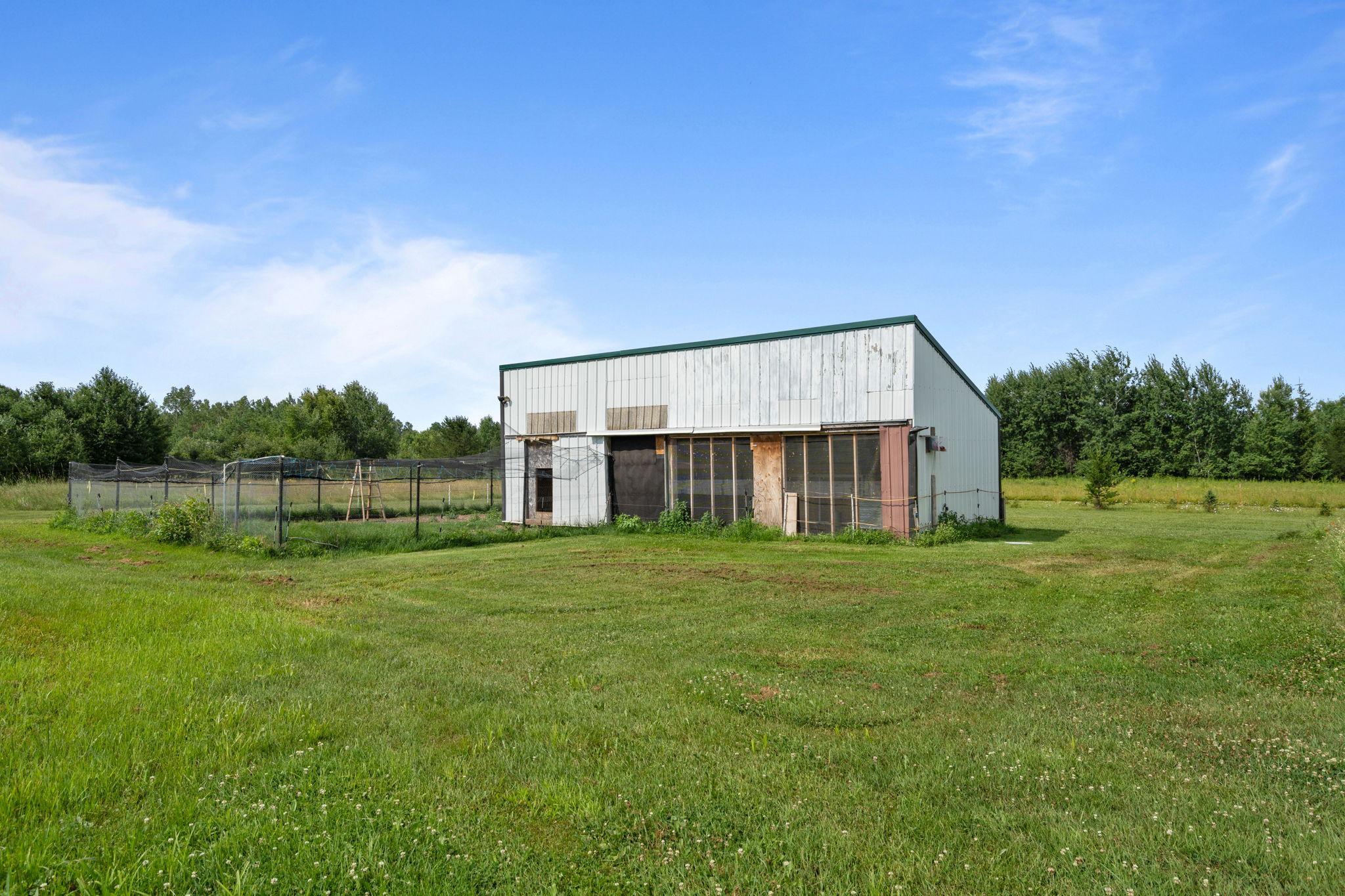 main property photo 28