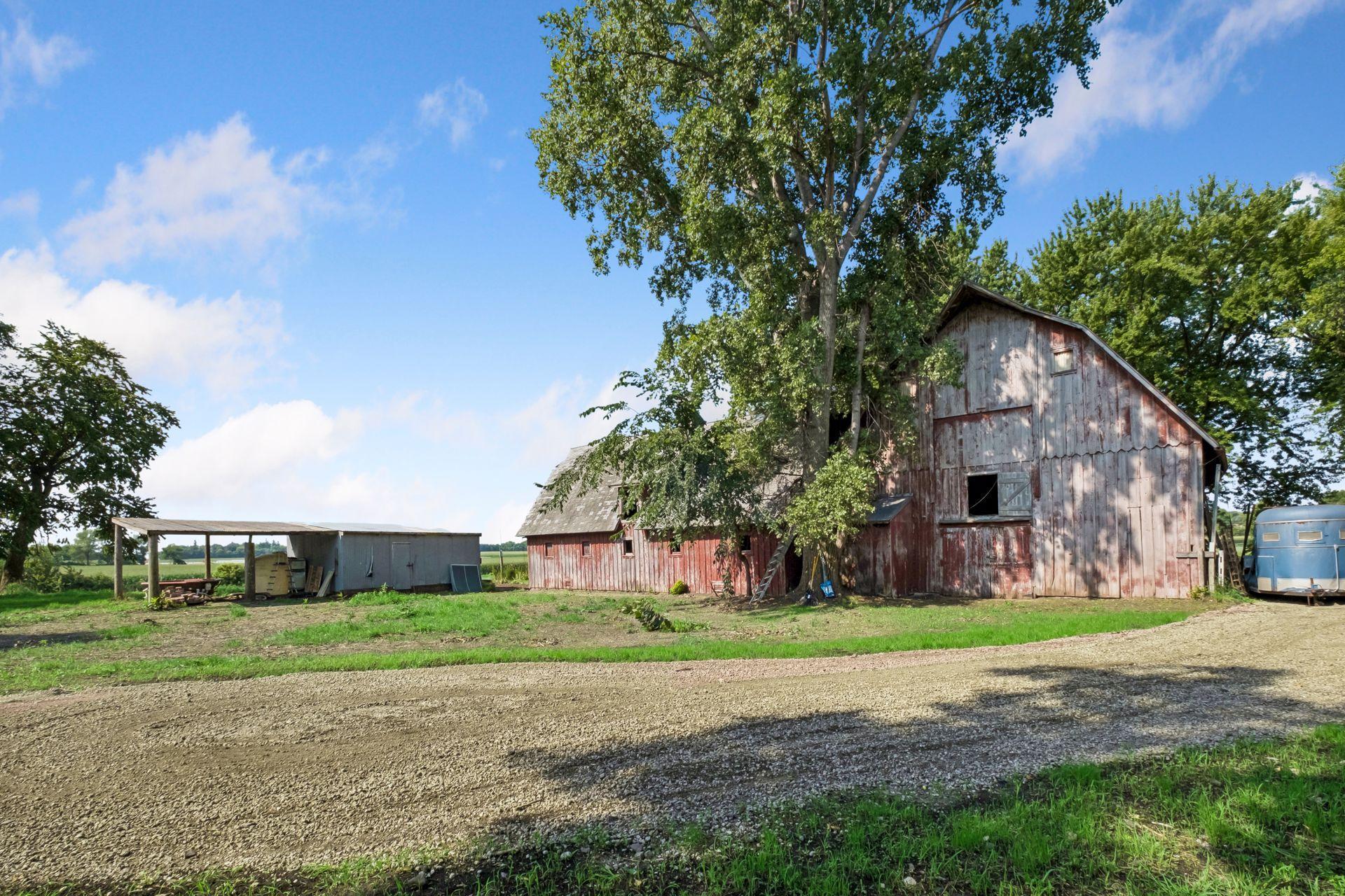 main property photo 18