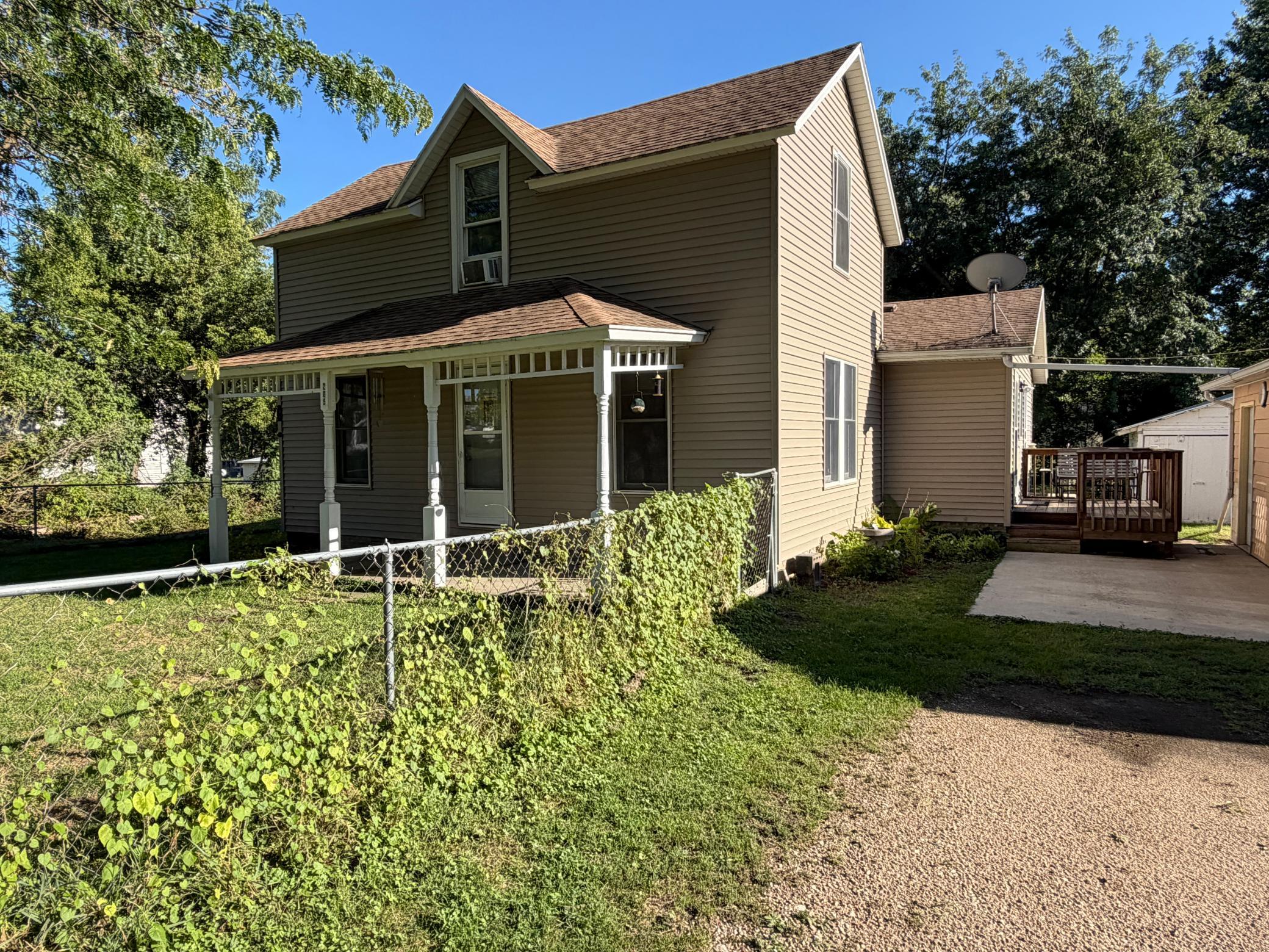 main property photo 40