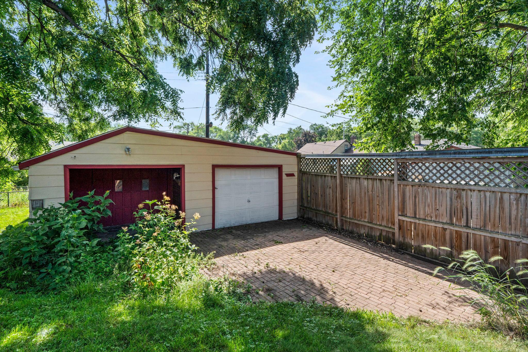 main property photo 39