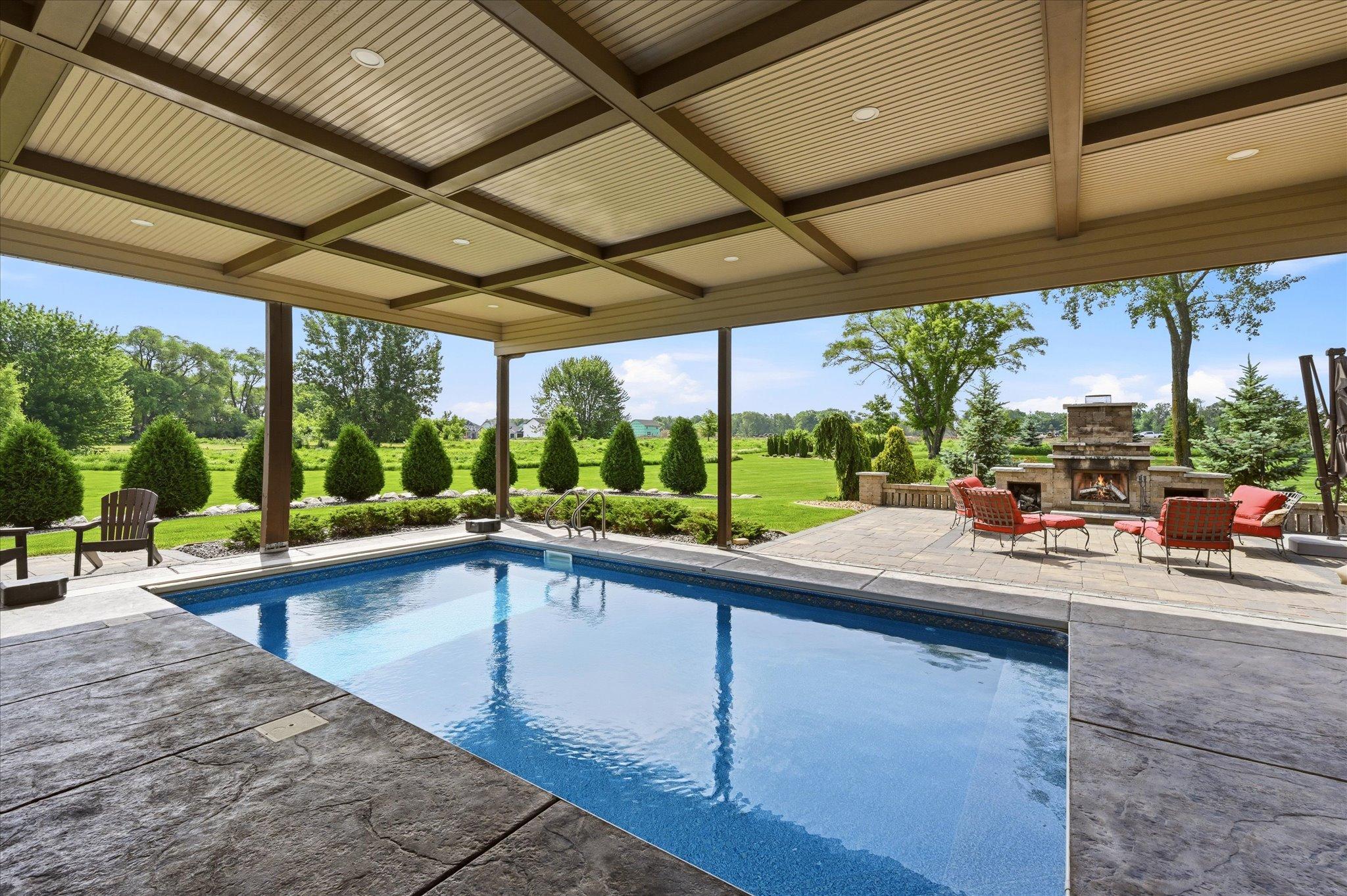 main property photo 32