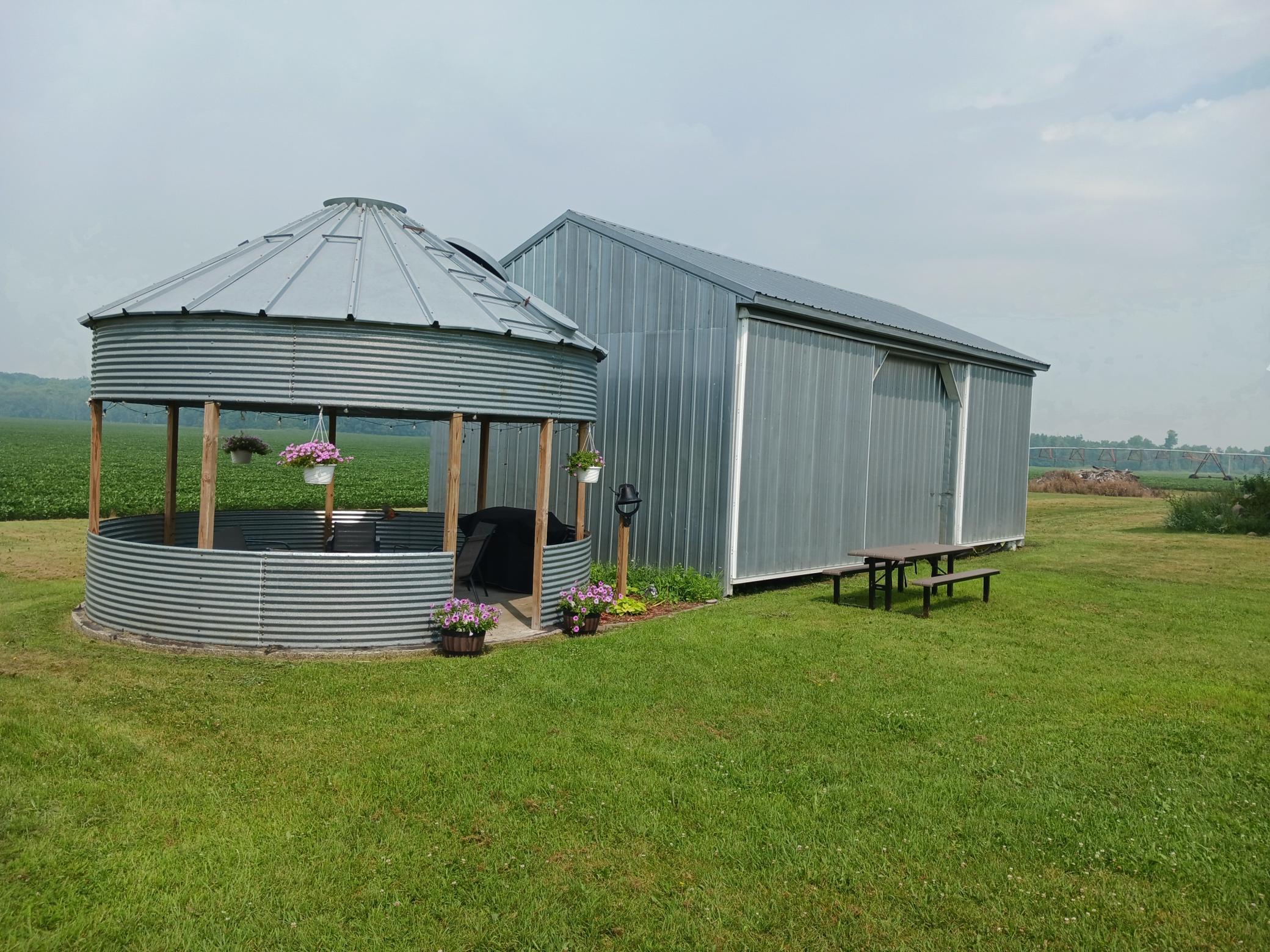 main property photo 40