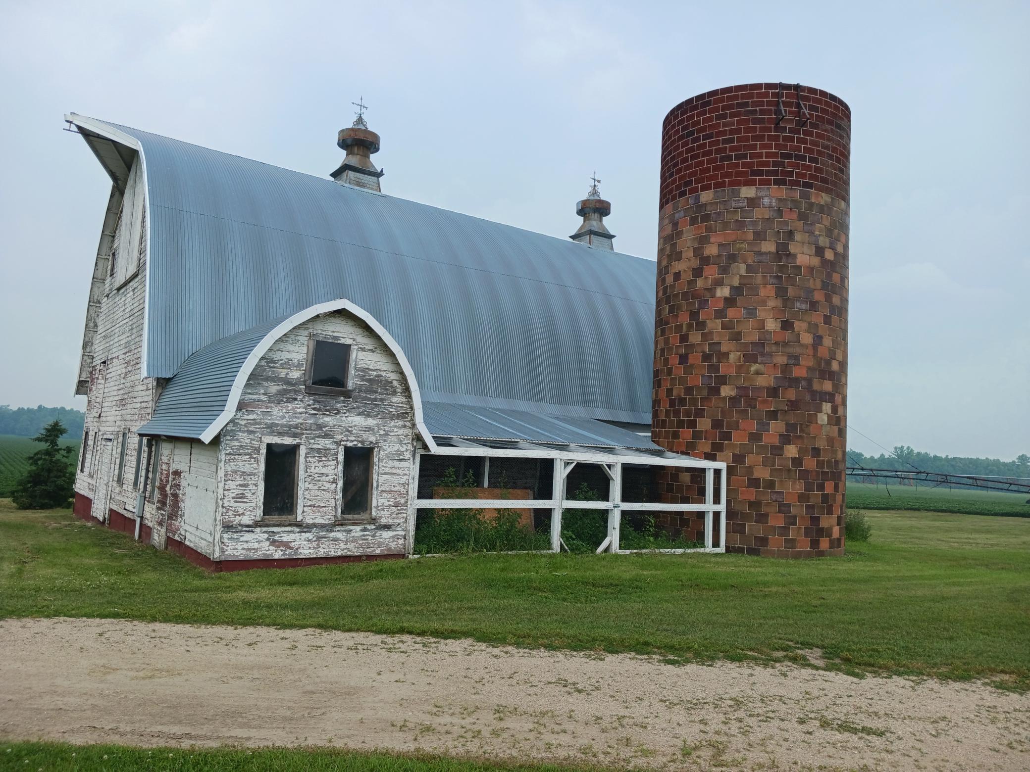 main property photo 45