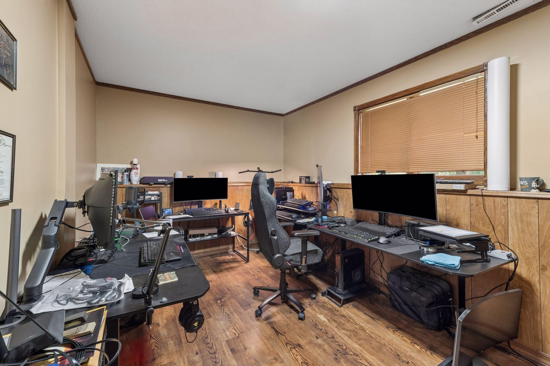 main property photo 27