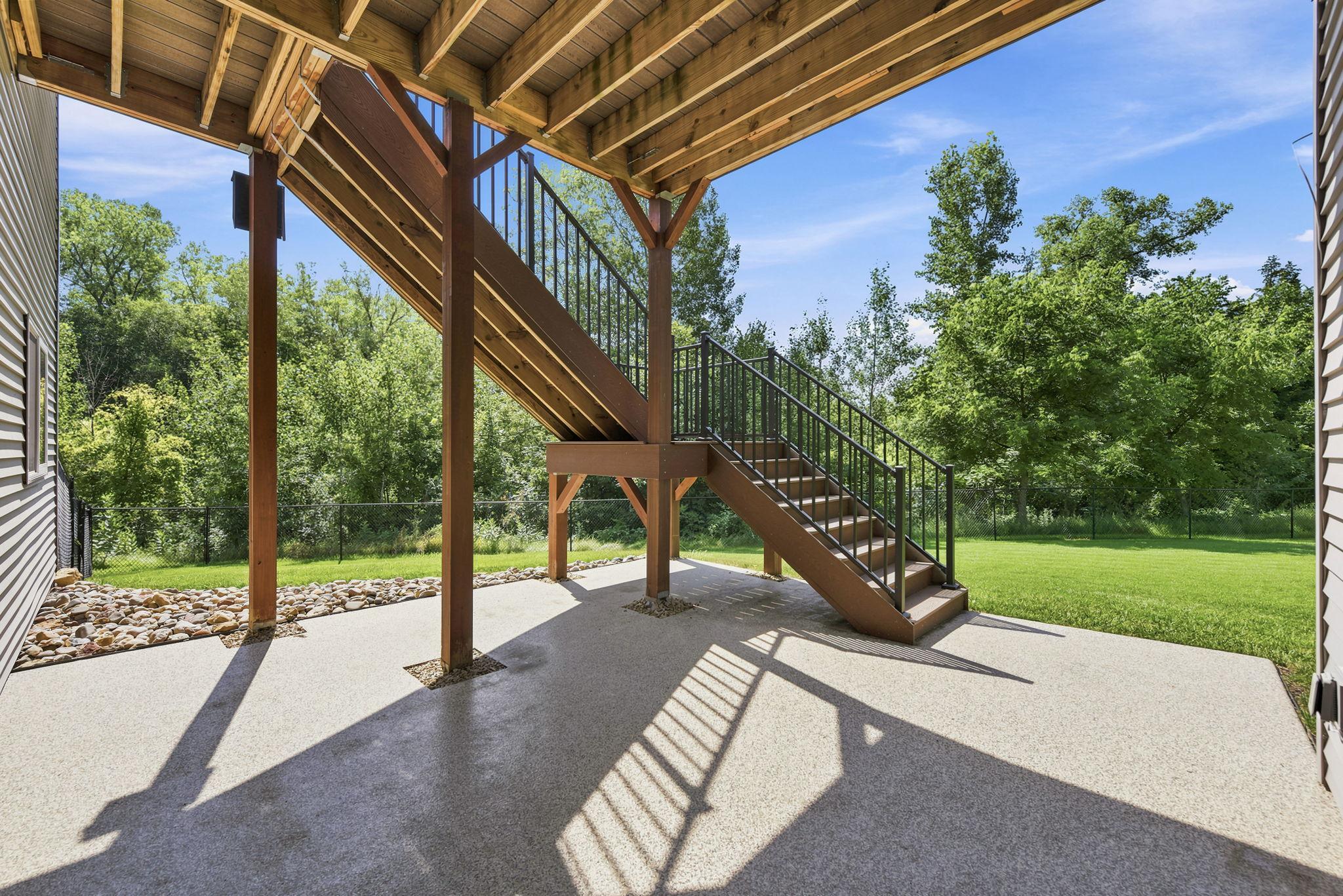 main property photo 32