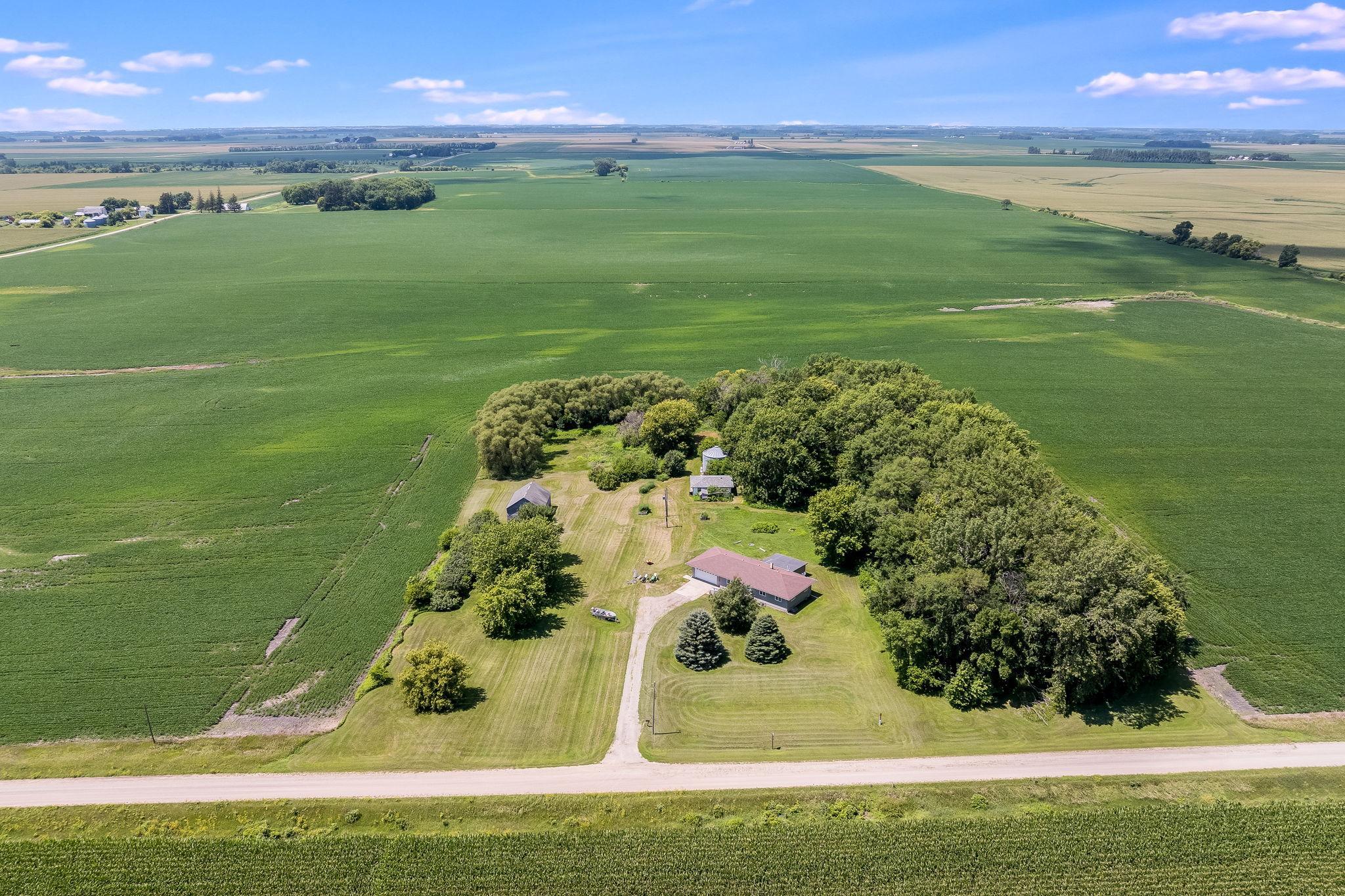 main property photo 40