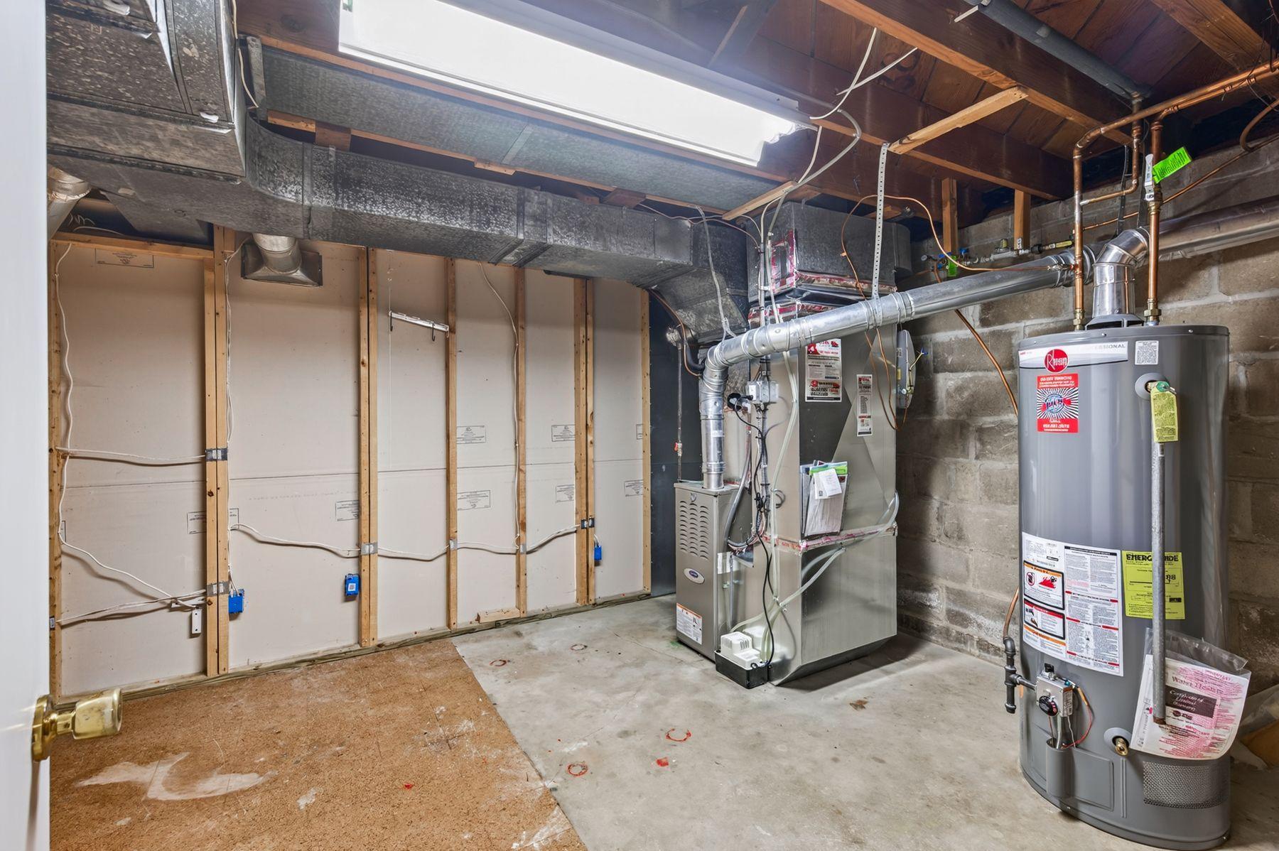 main property photo 28