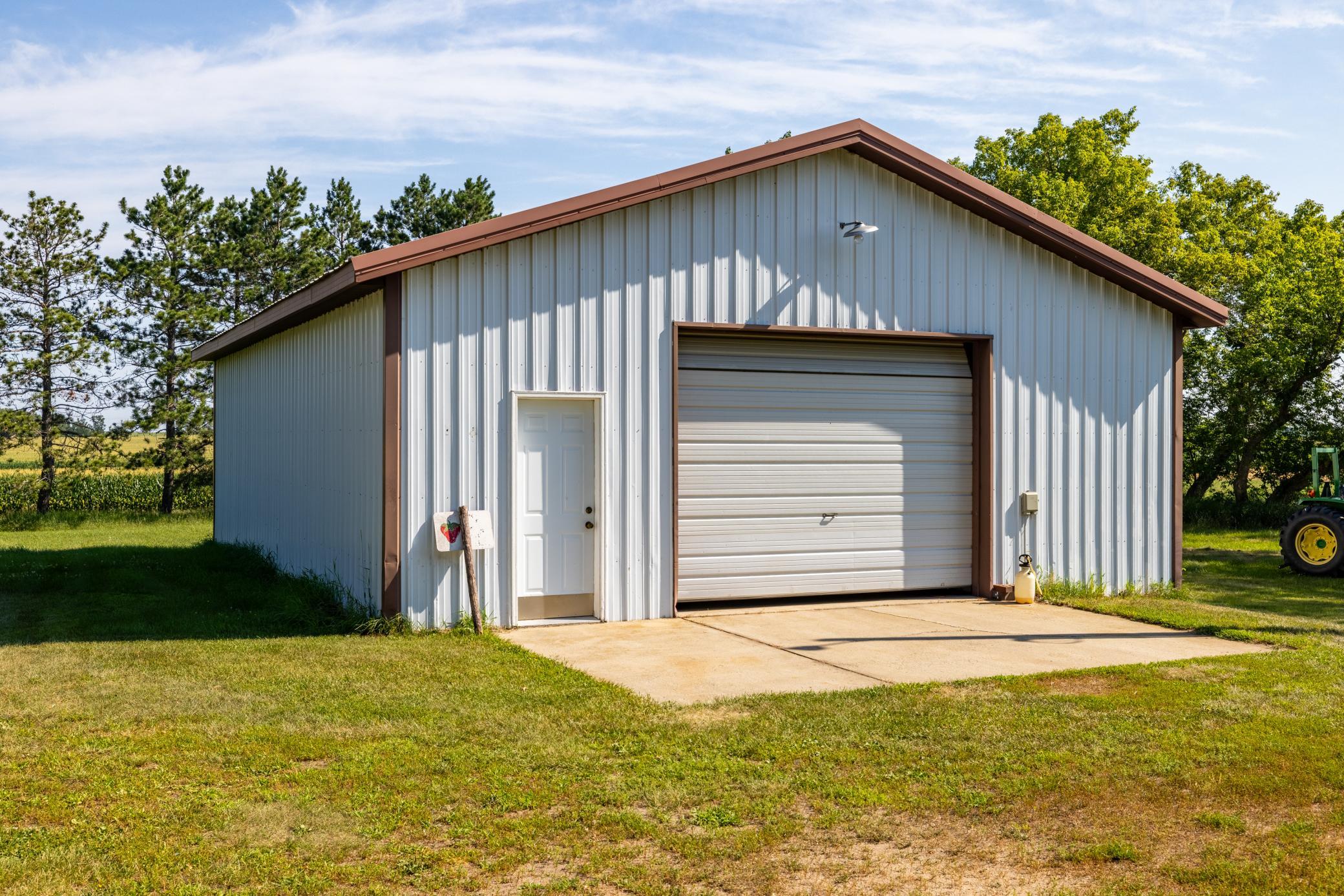 main property photo 8