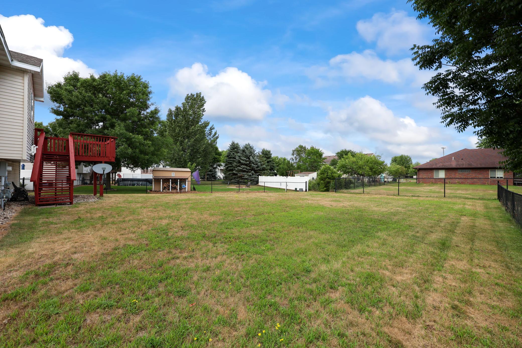 main property photo 28
