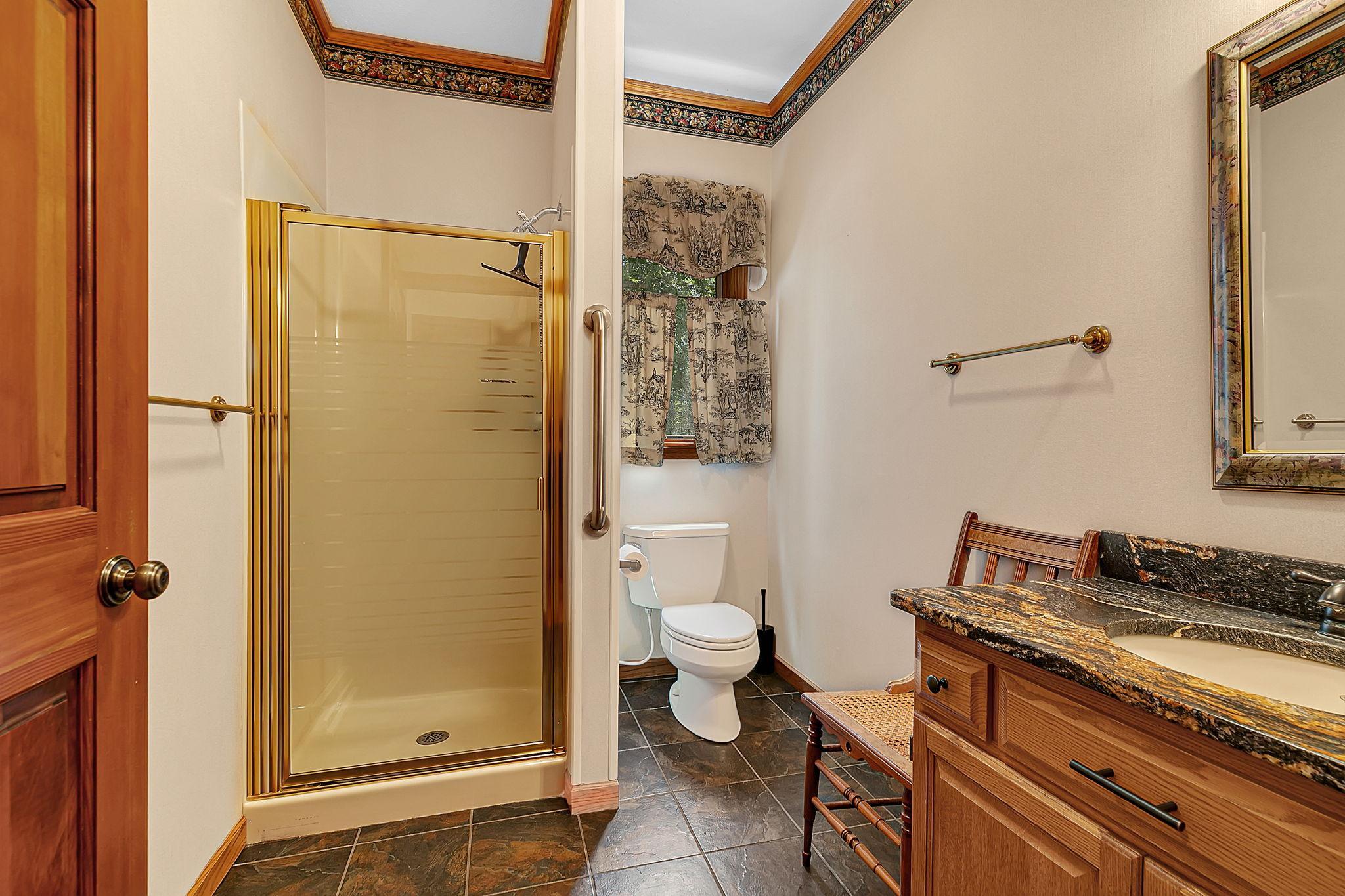 main property photo 16