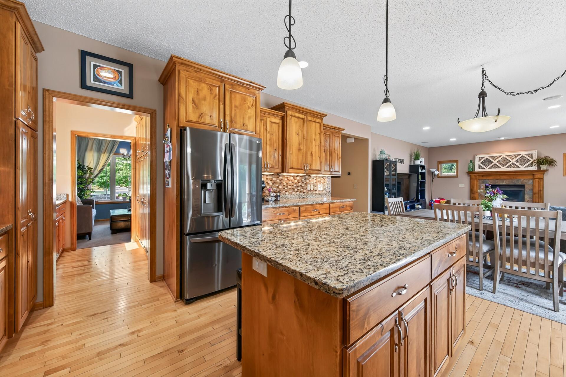 main property photo 8
