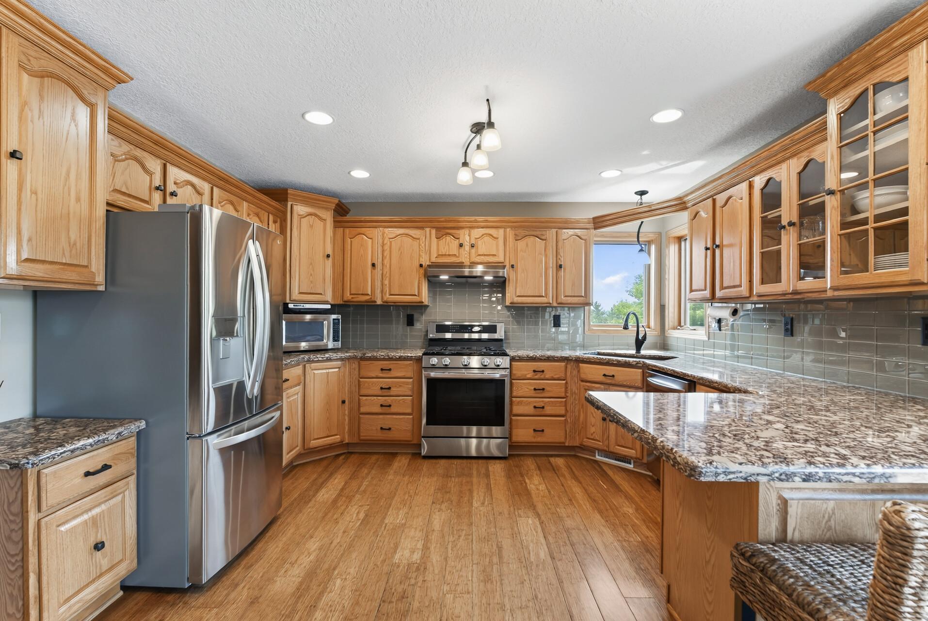 main property photo 13