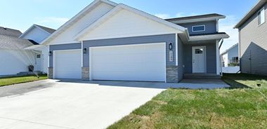 image of property with 4 Bed | 2 Bath | 1,902 Sqft