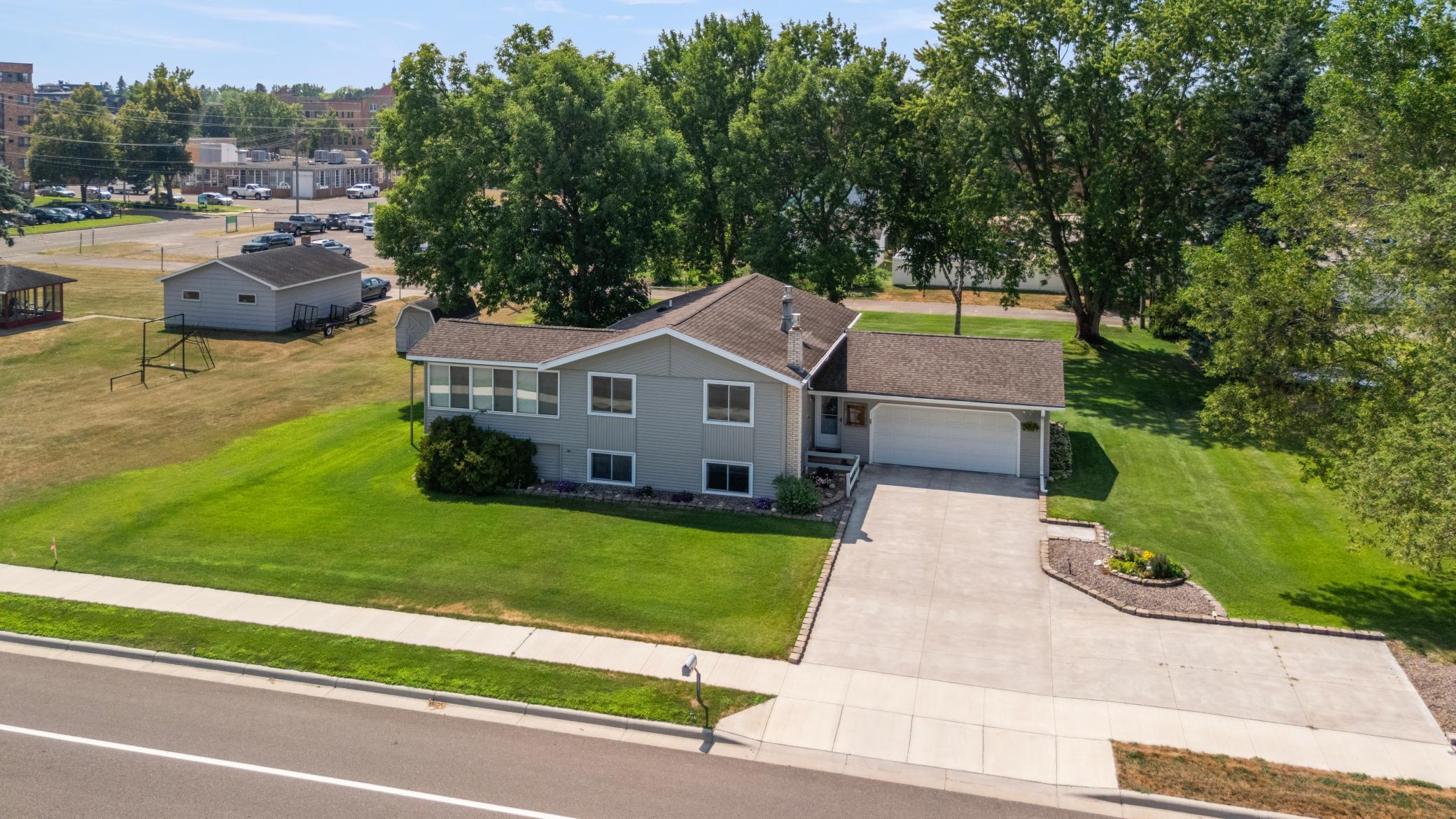 main property photo 33