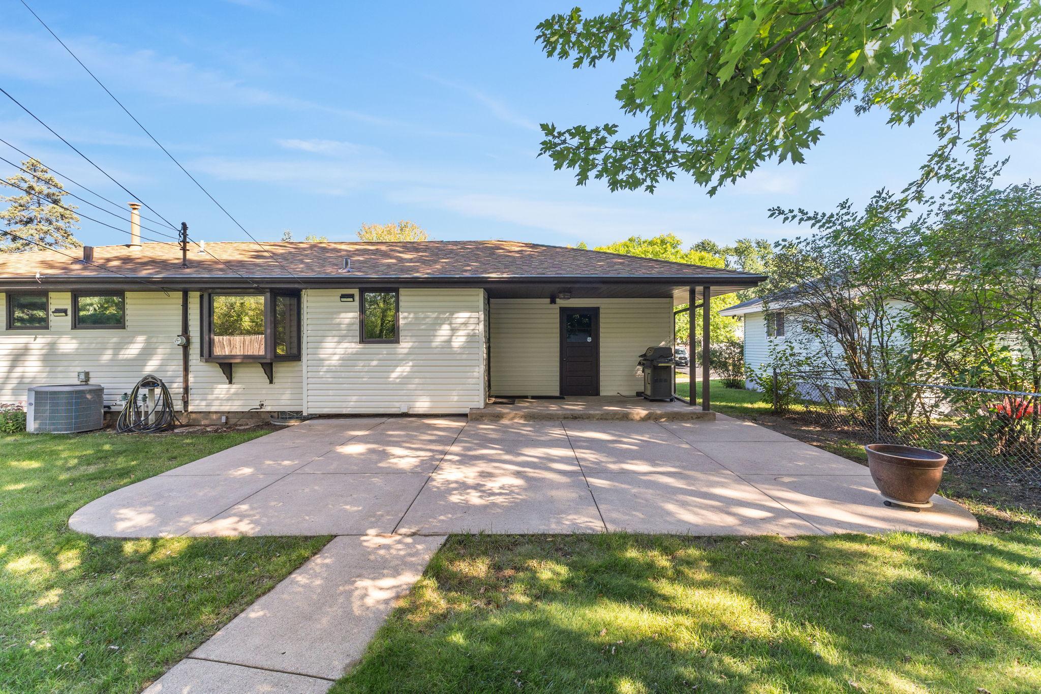 main property photo 30